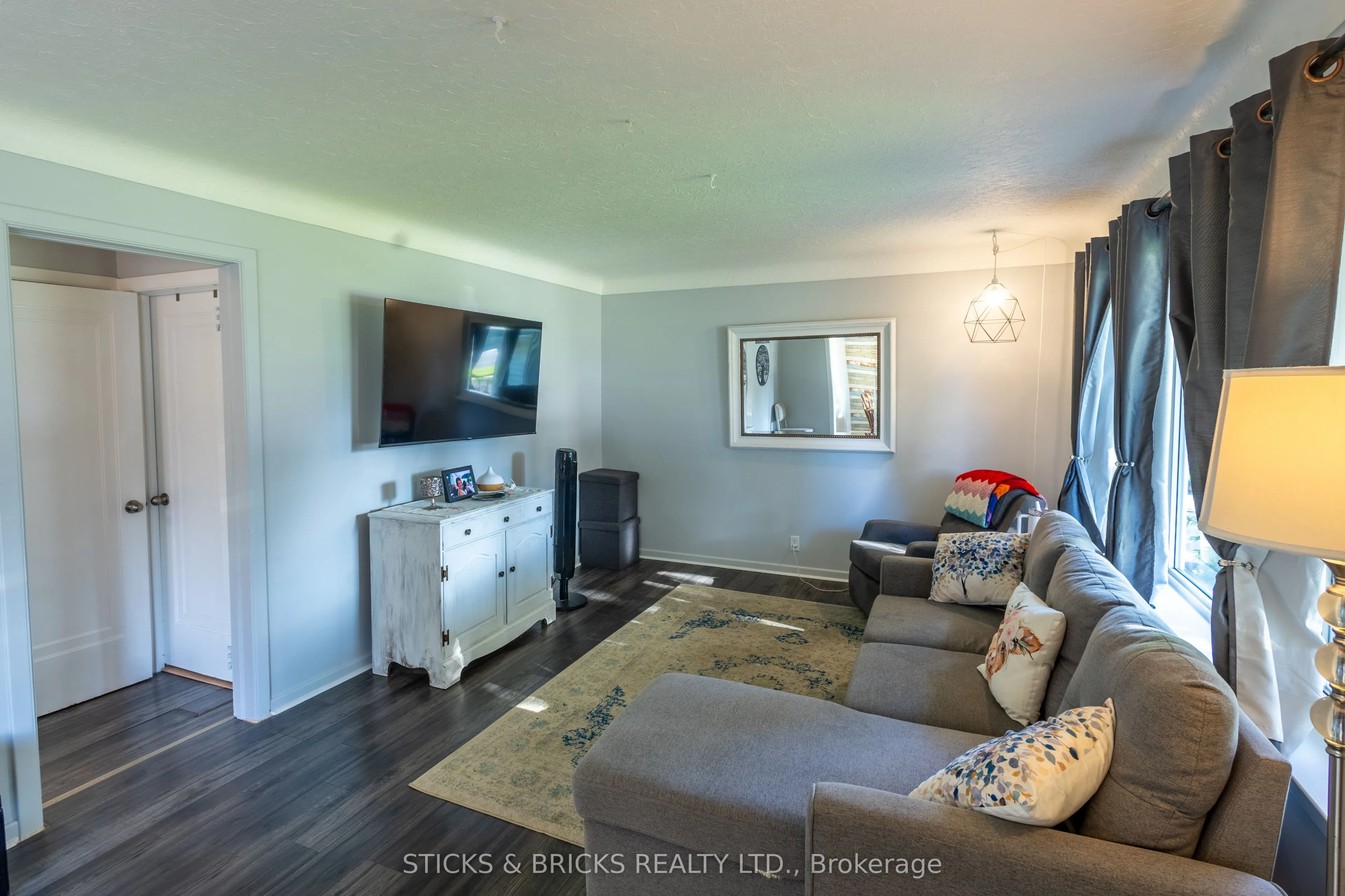 6088 Dorchester Road