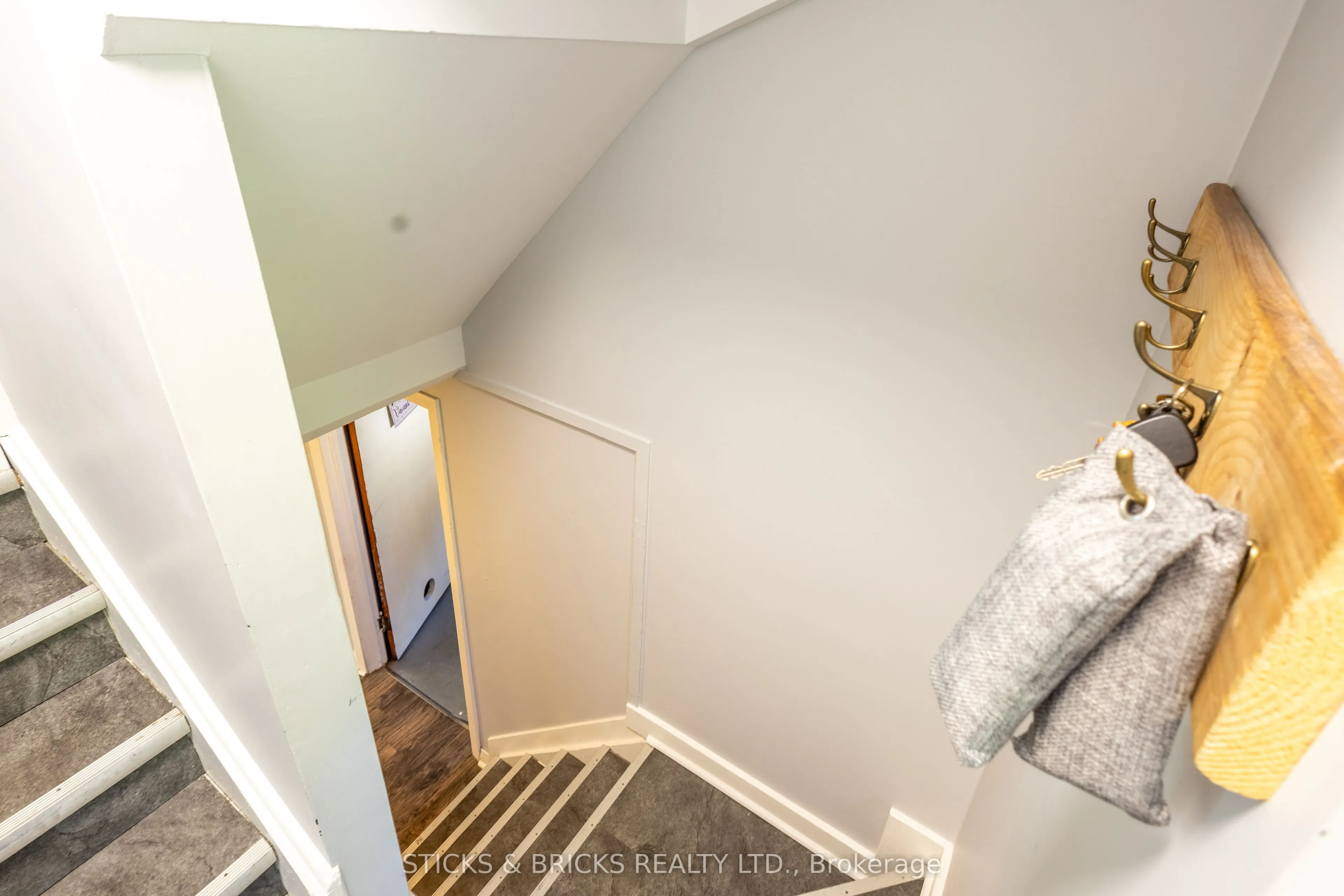 6088 Dorchester Road