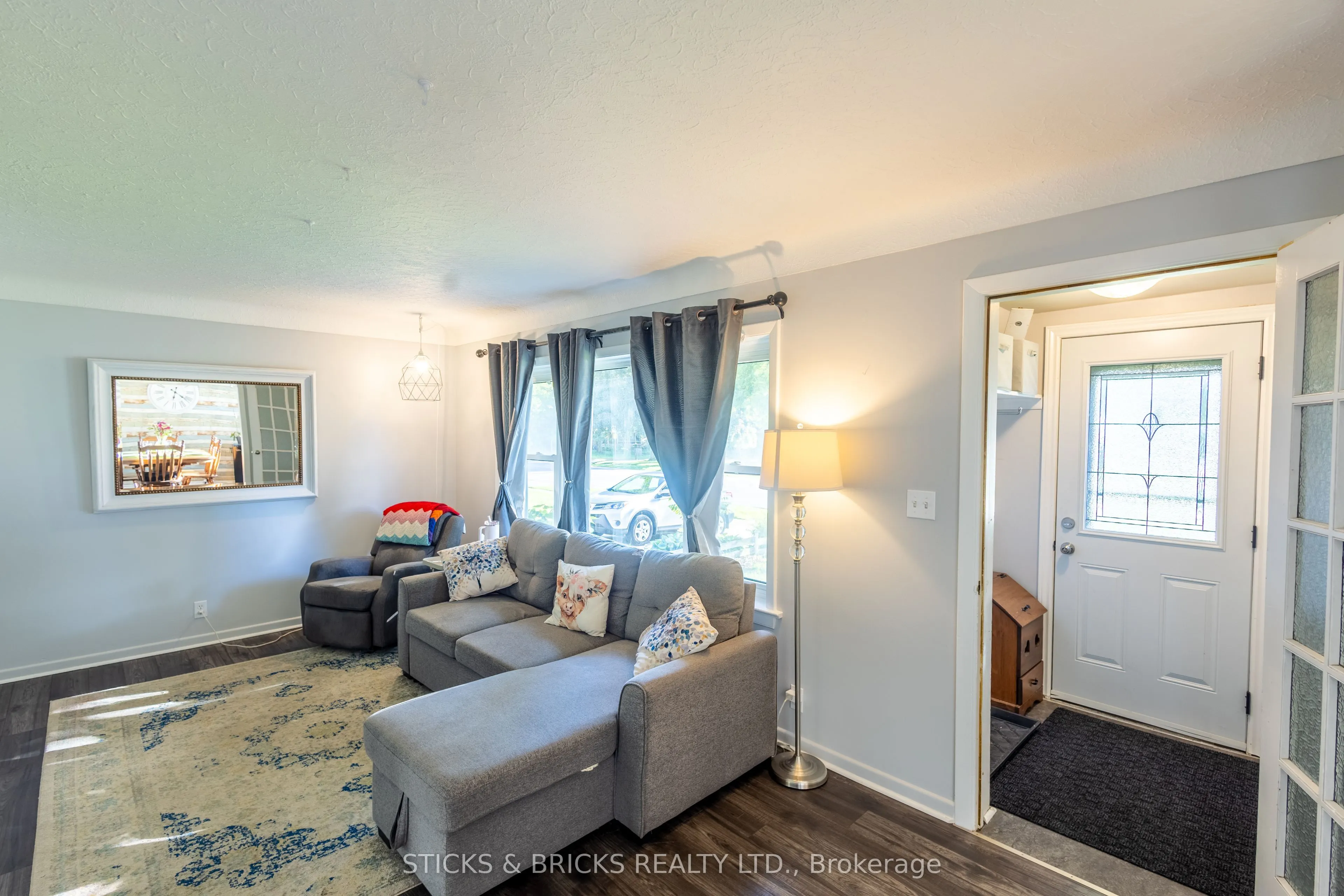 6088 Dorchester Road