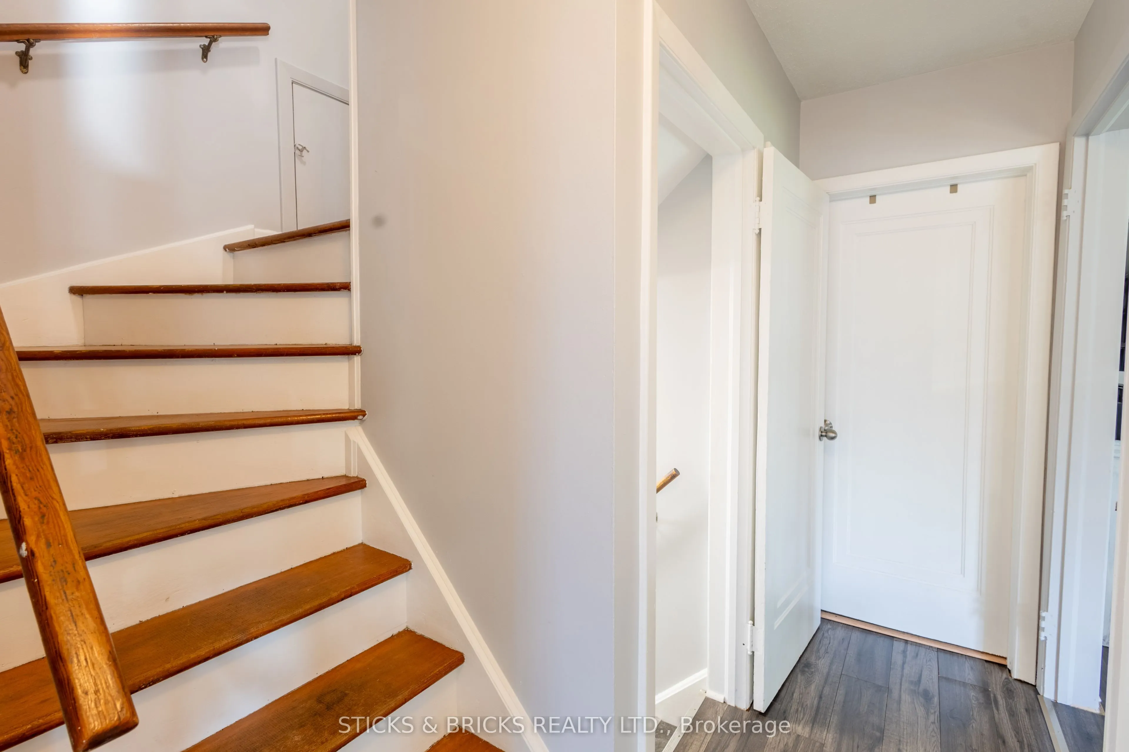 6088 Dorchester Road
