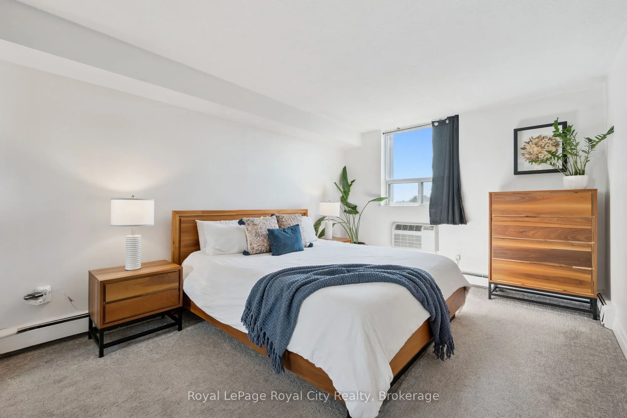 55 Yarmouth Street #903