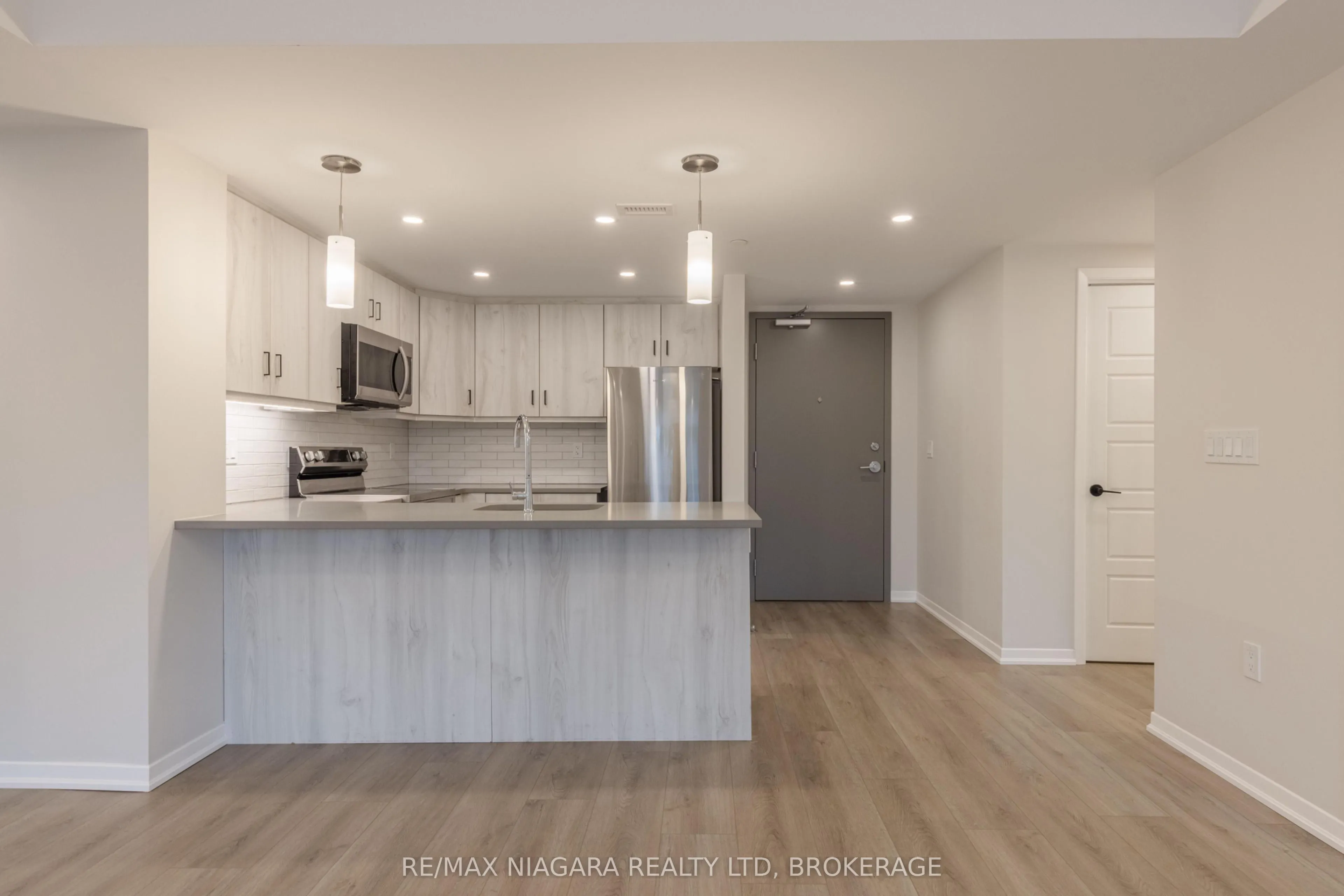 3998 Victoria Avenue #101