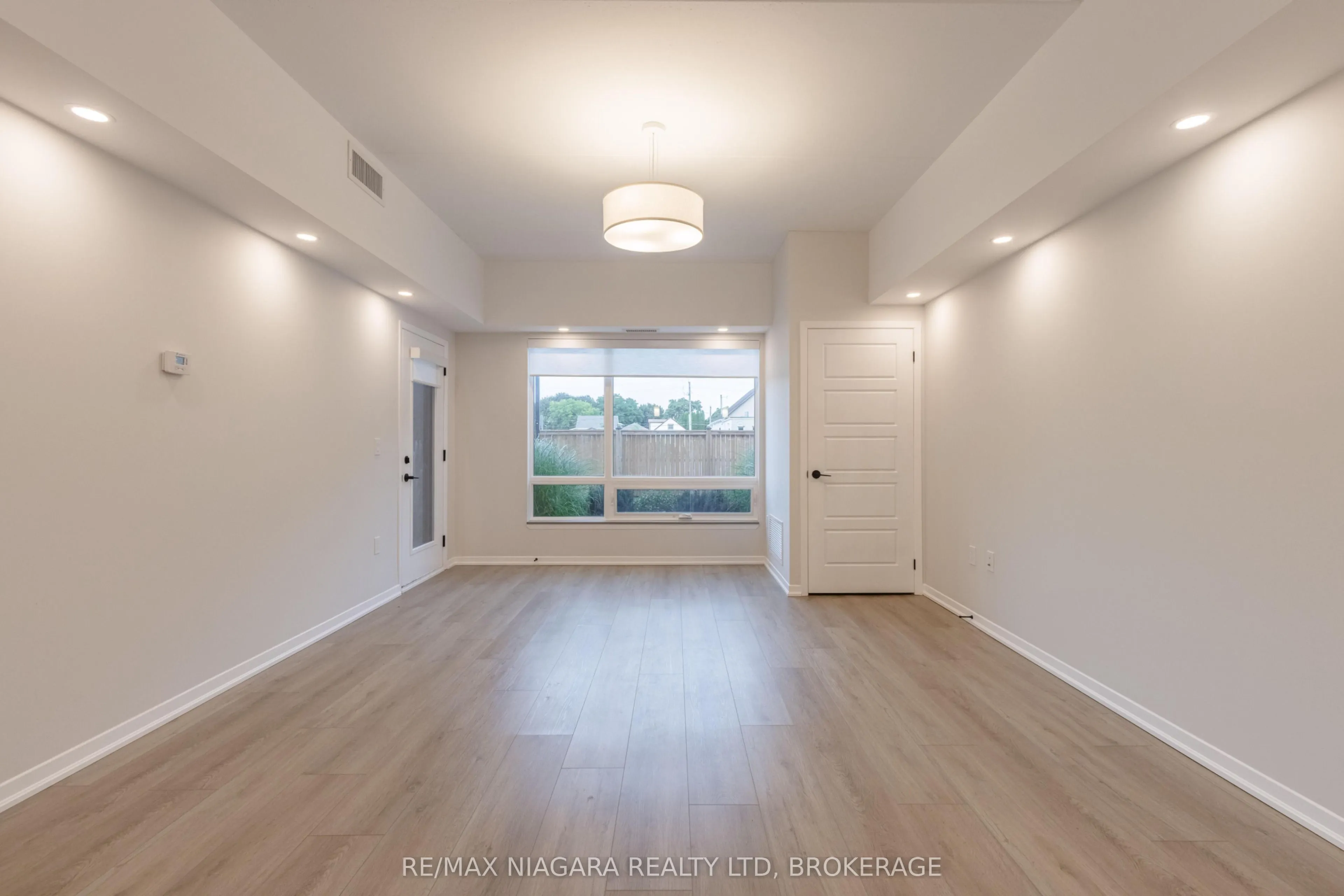 3998 Victoria Avenue #101