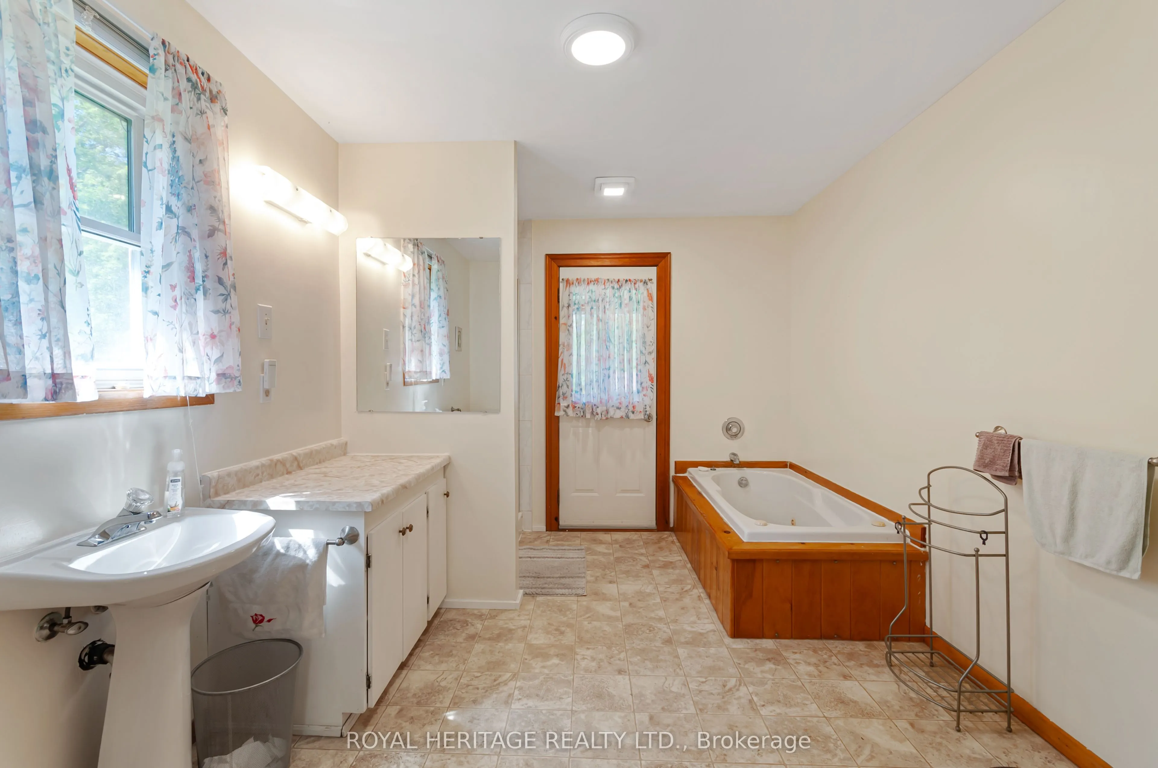 213 Monck Rd Cty 45 Road