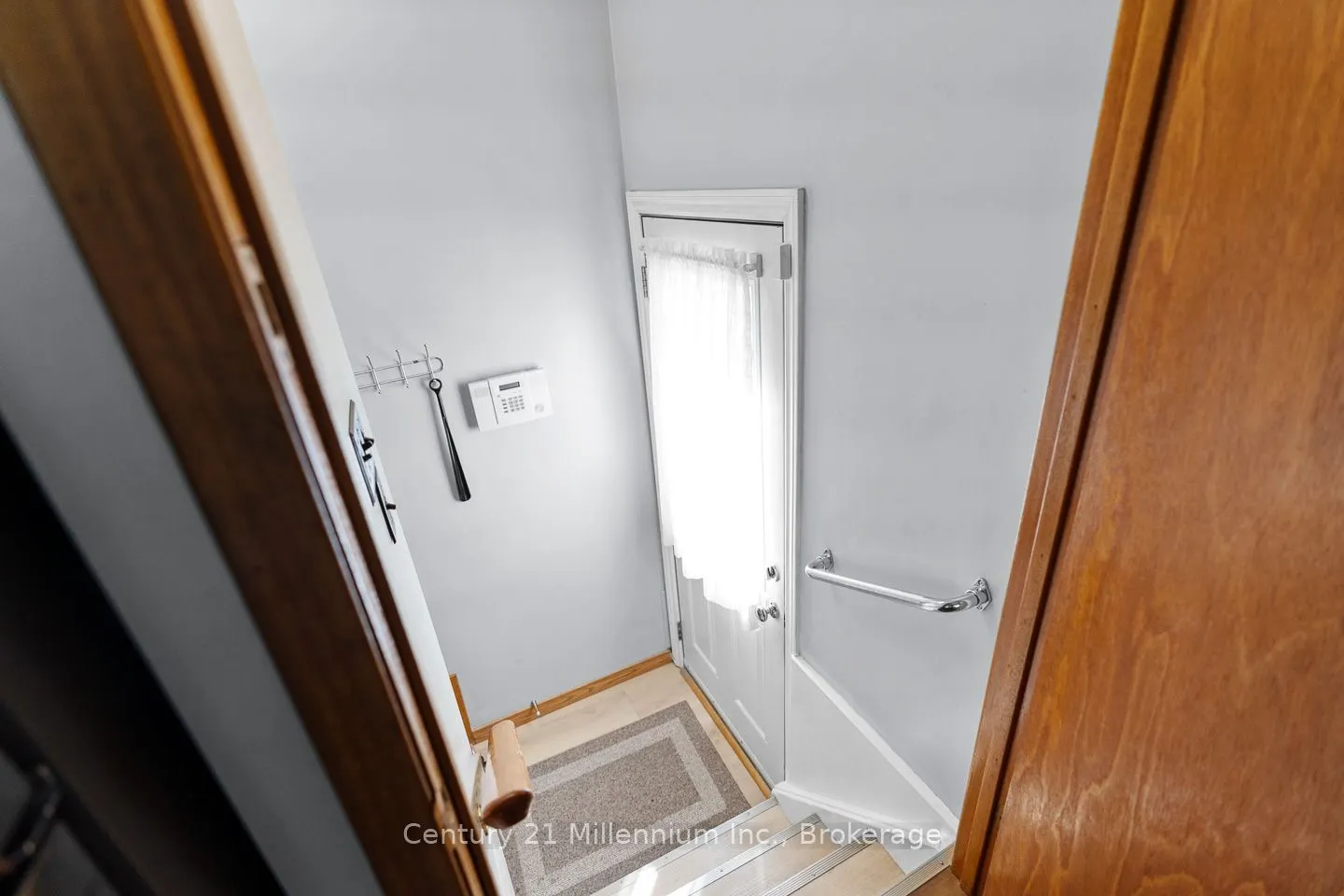 148 7th Avenue E