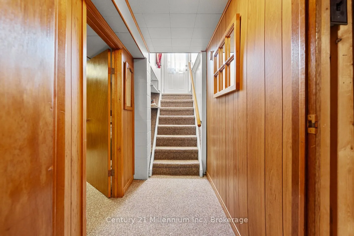 148 7th Avenue E