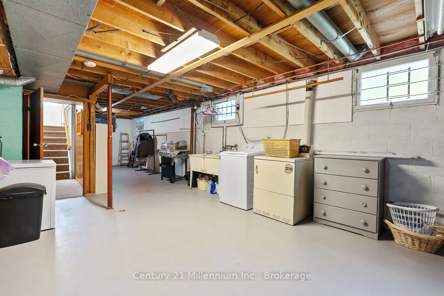 148 7th Avenue E