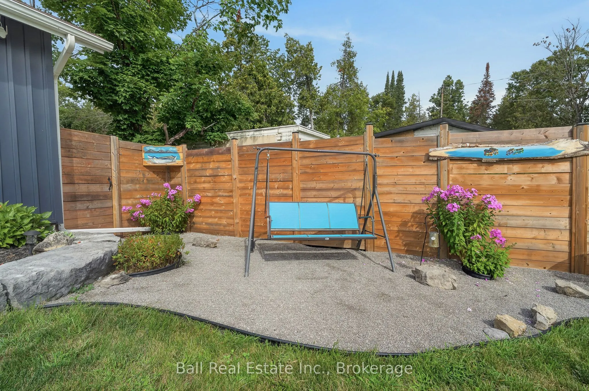 118 Echo Bay Road E