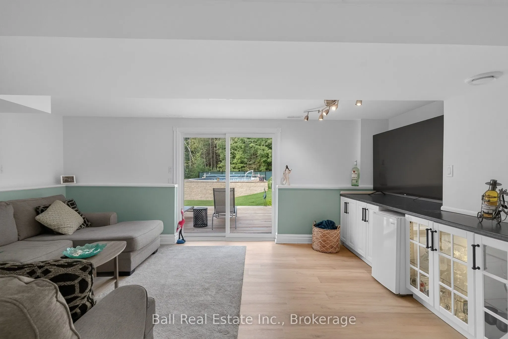 118 Echo Bay Road E