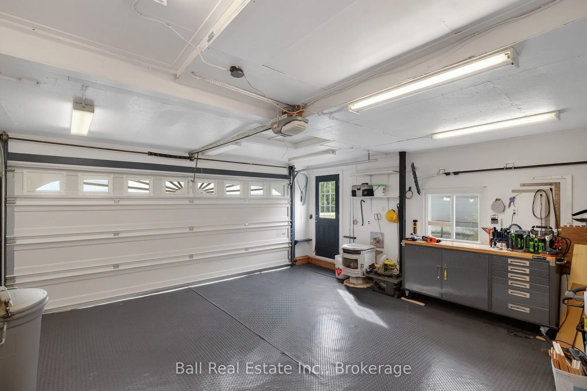 118 Echo Bay Road E