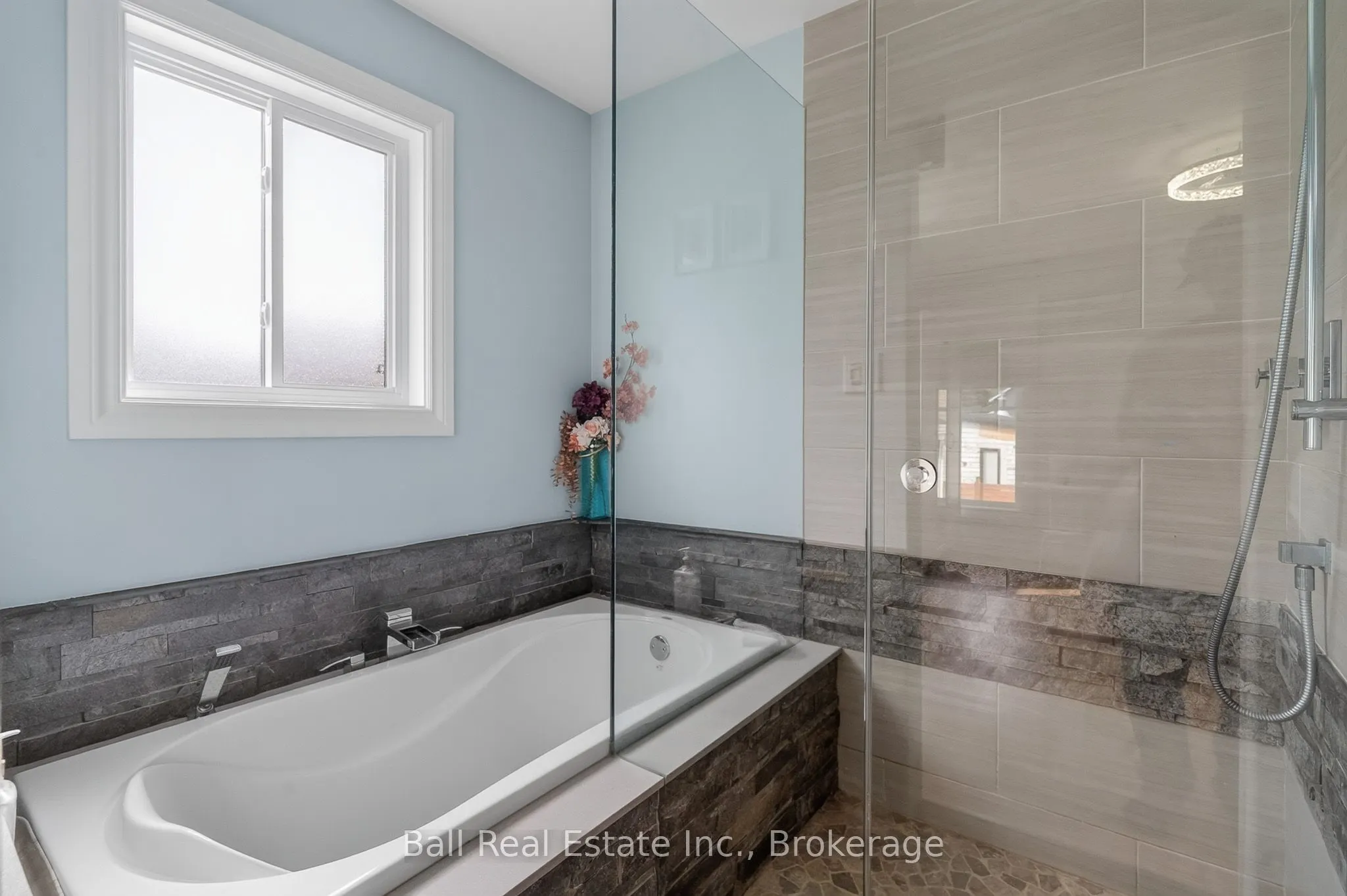 118 Echo Bay Road E