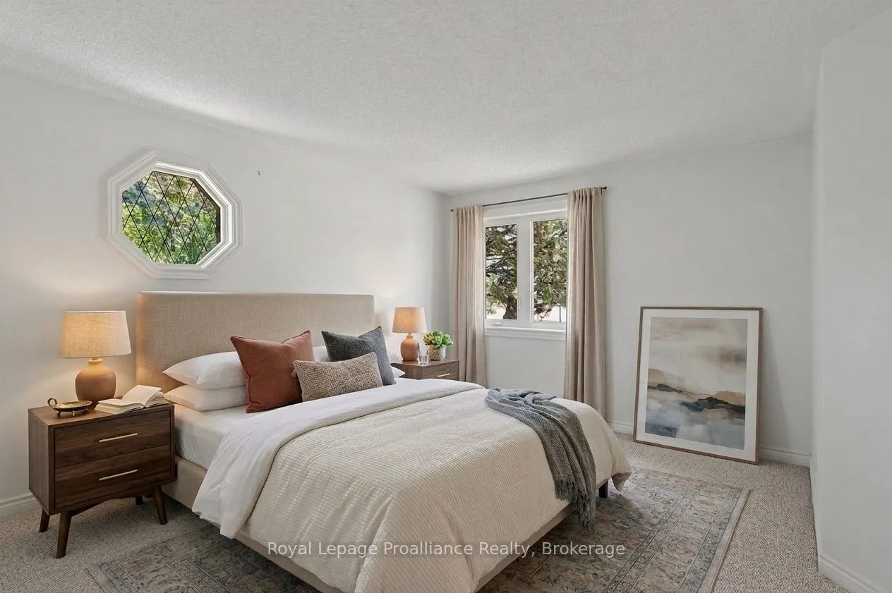 245 Elgin Street W #201