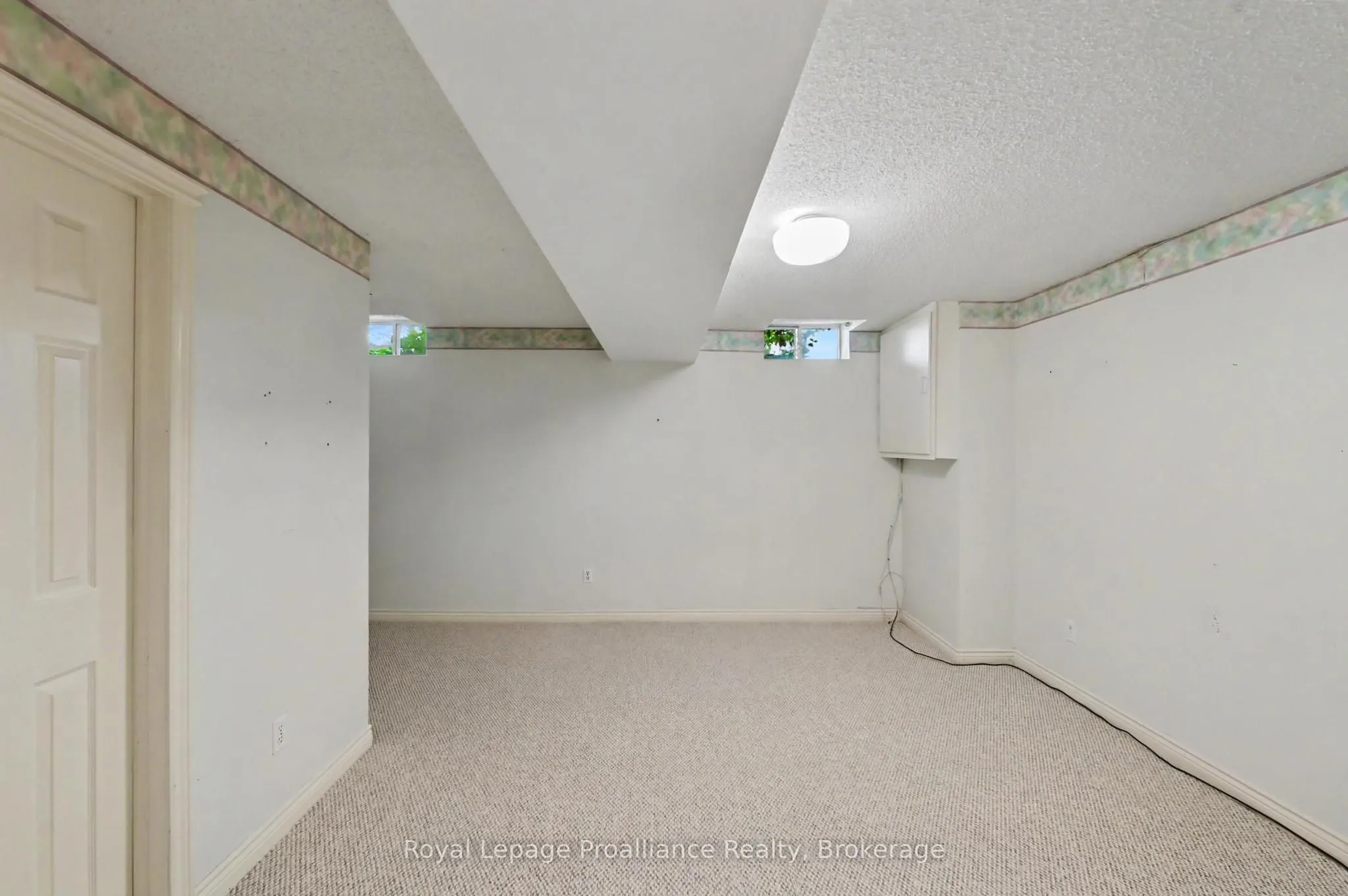 245 Elgin Street W #201
