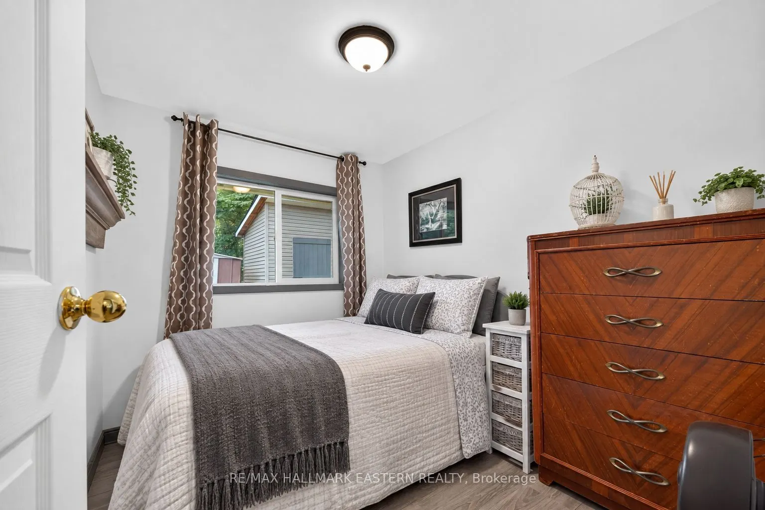 422 Island View Road #9
