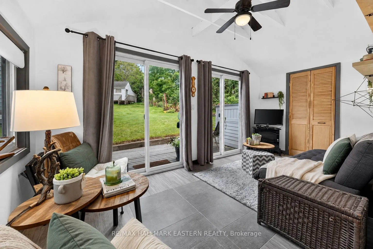 422 Island View Road #9