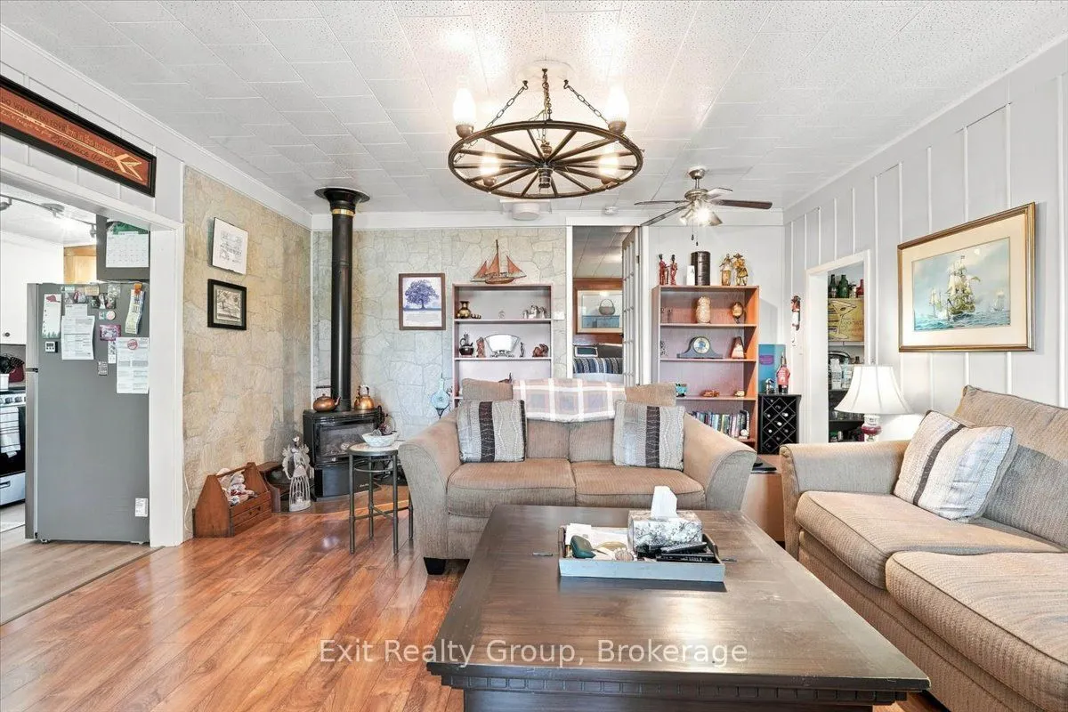 82 Canal Road