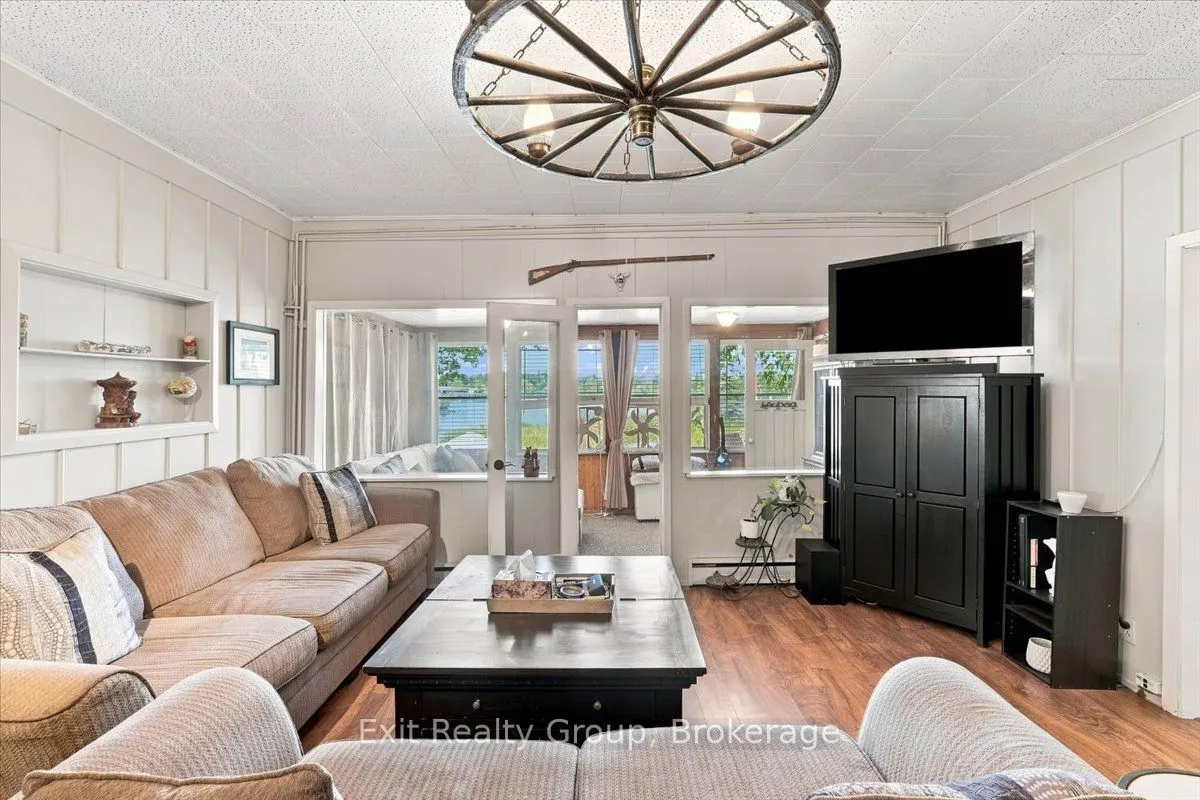 82 Canal Road