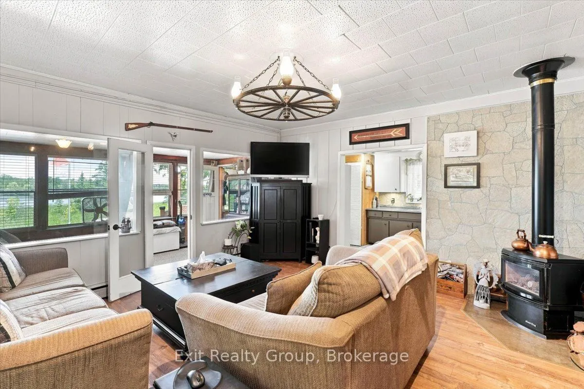 82 Canal Road