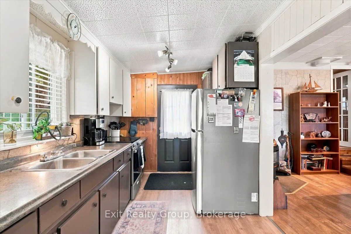 82 Canal Road