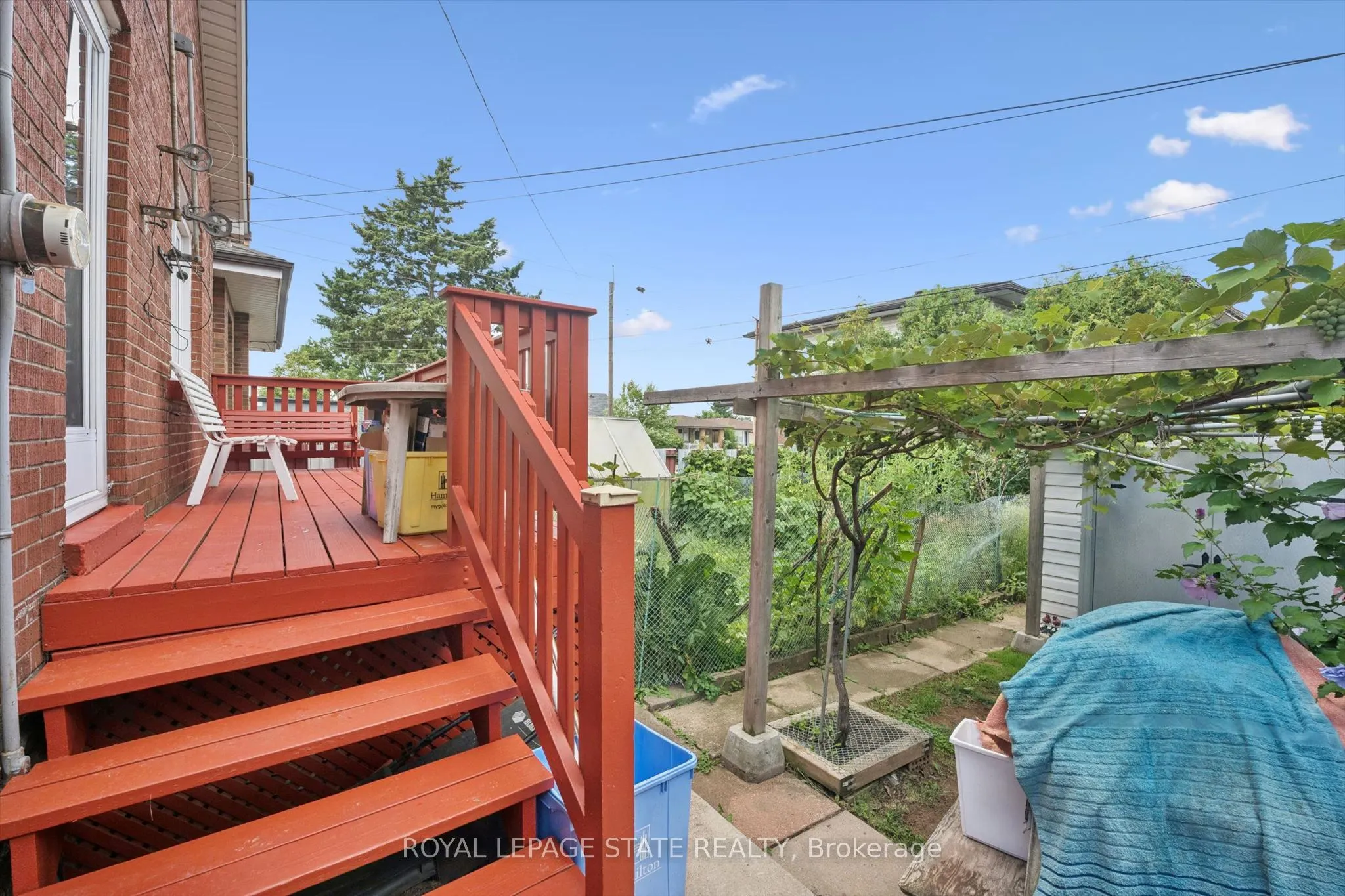 1873 Main Street E