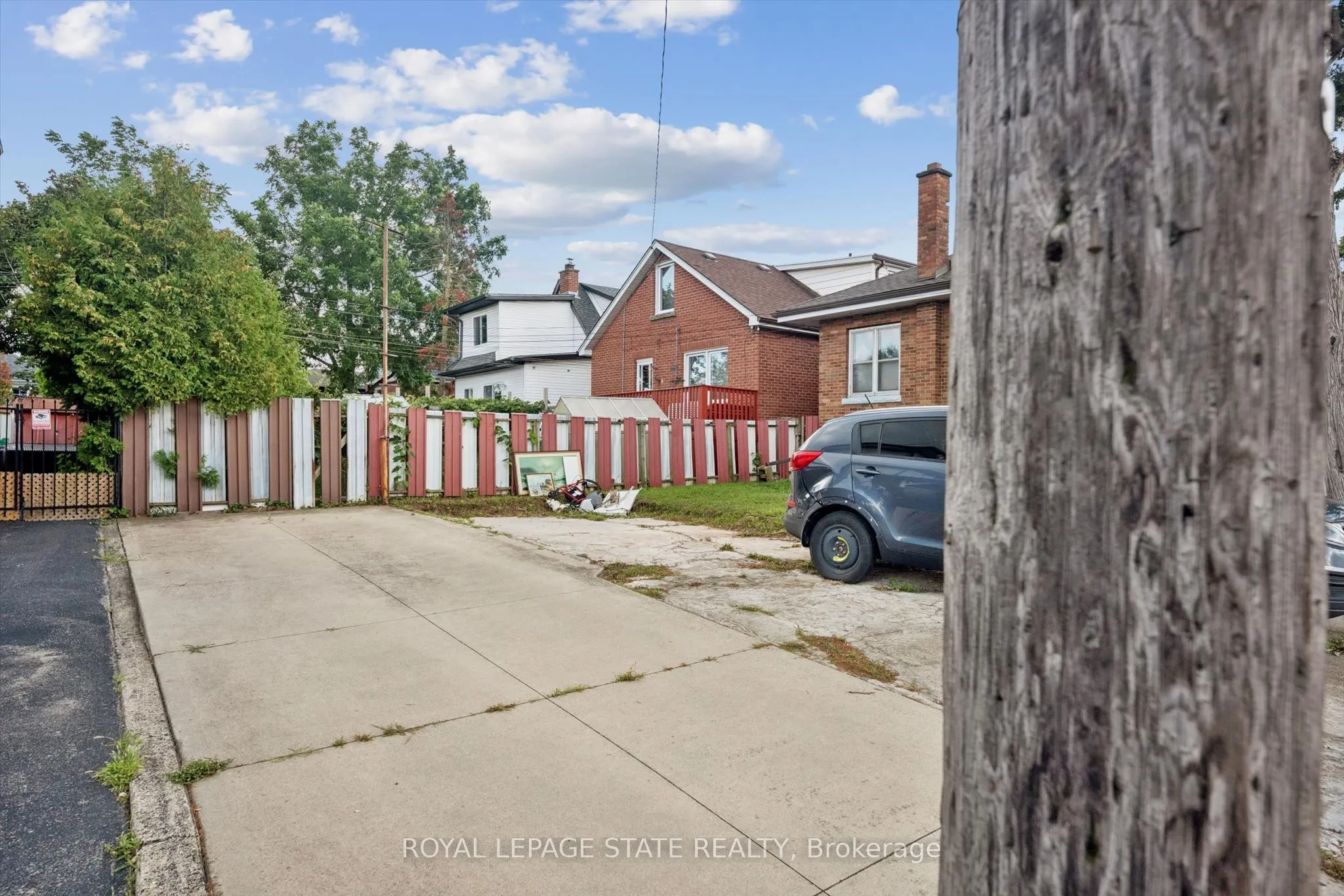 1873 Main Street E