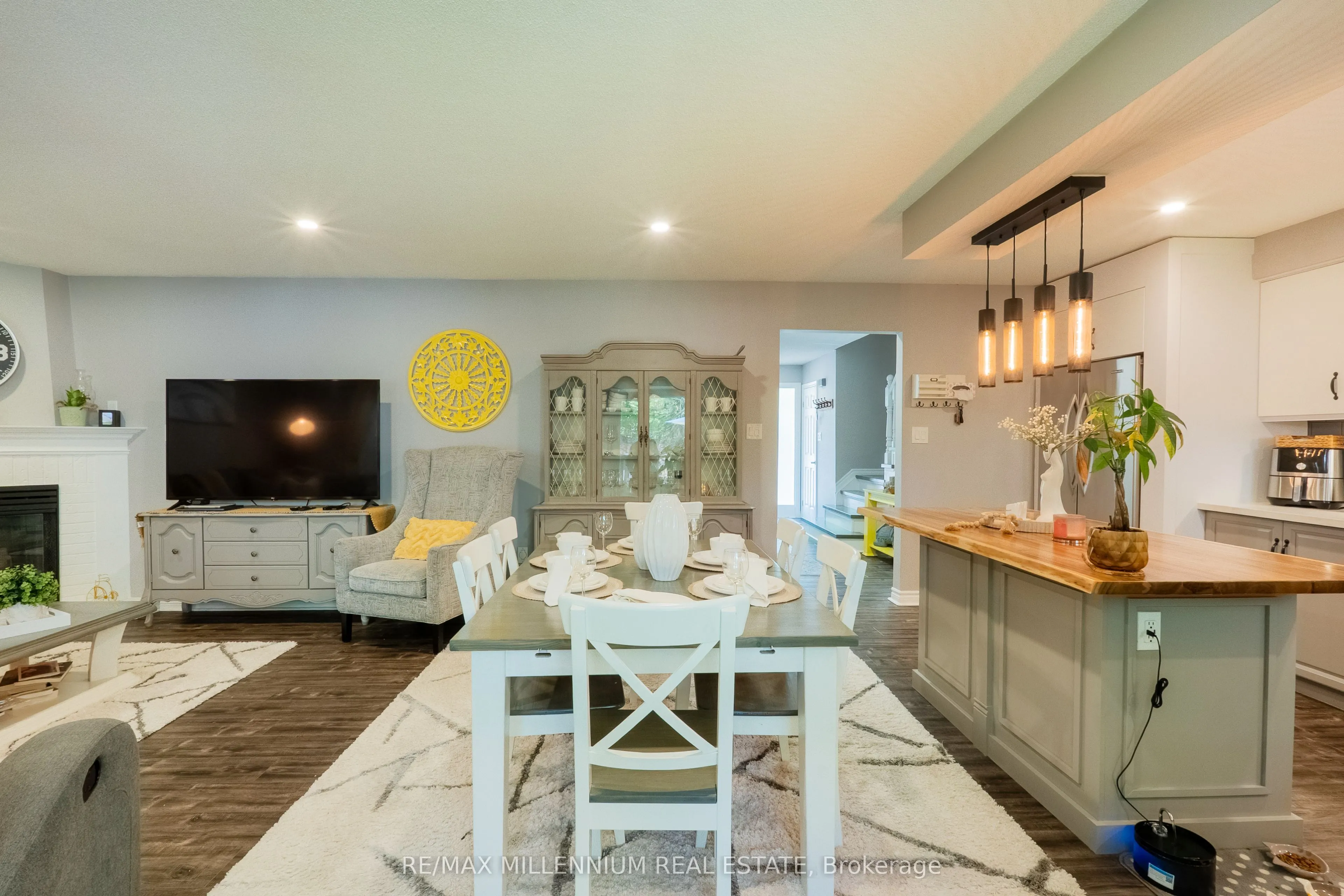 230 Meadowbrook Drive #11