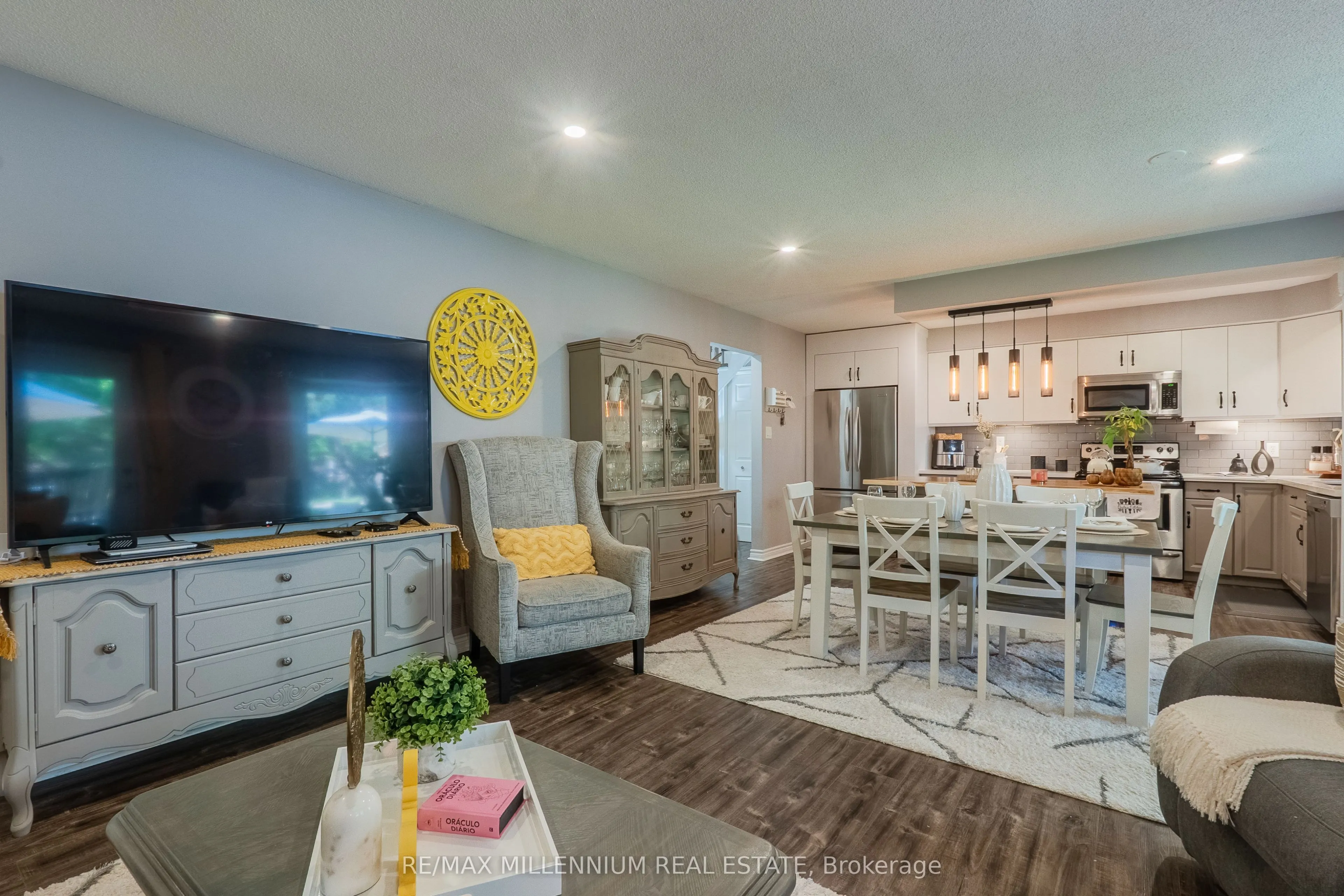 230 Meadowbrook Drive #11