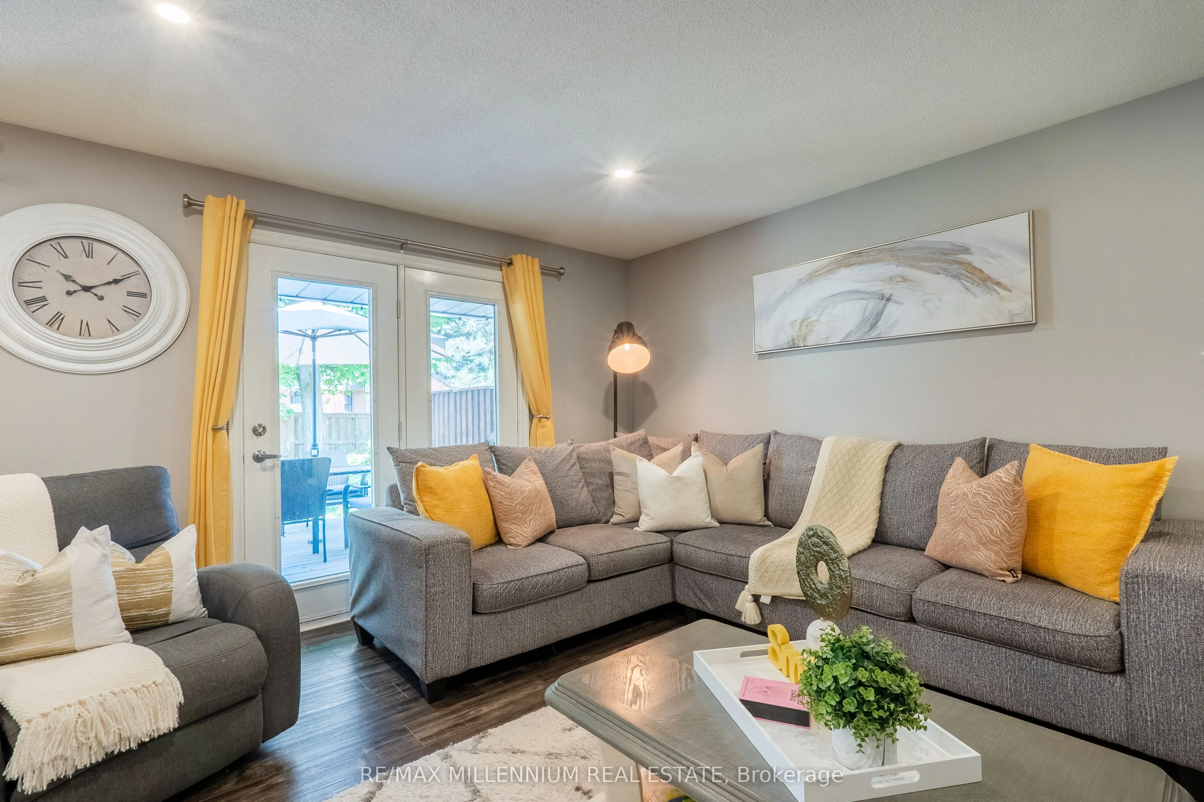 230 Meadowbrook Drive #11