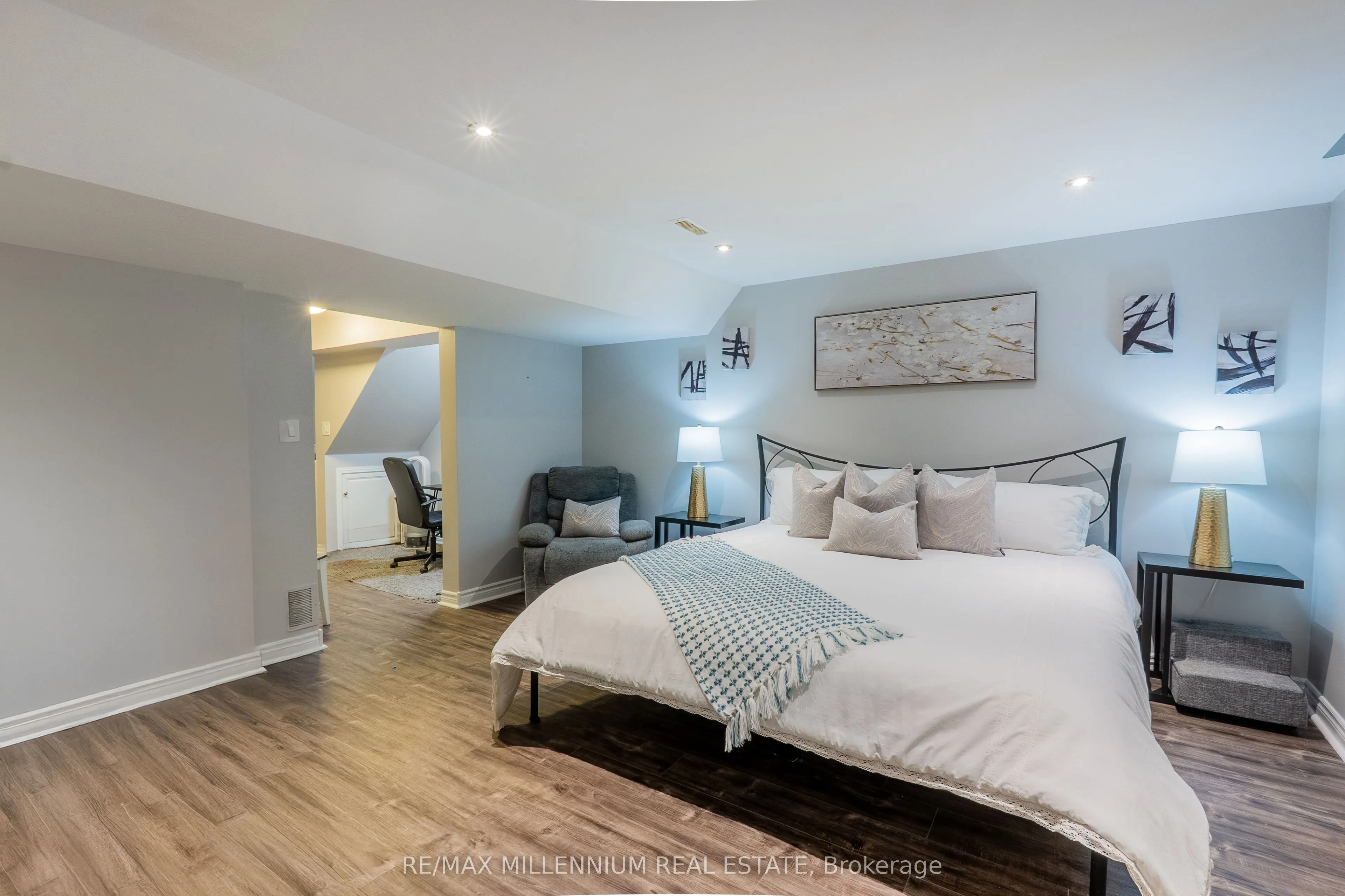230 Meadowbrook Drive #11