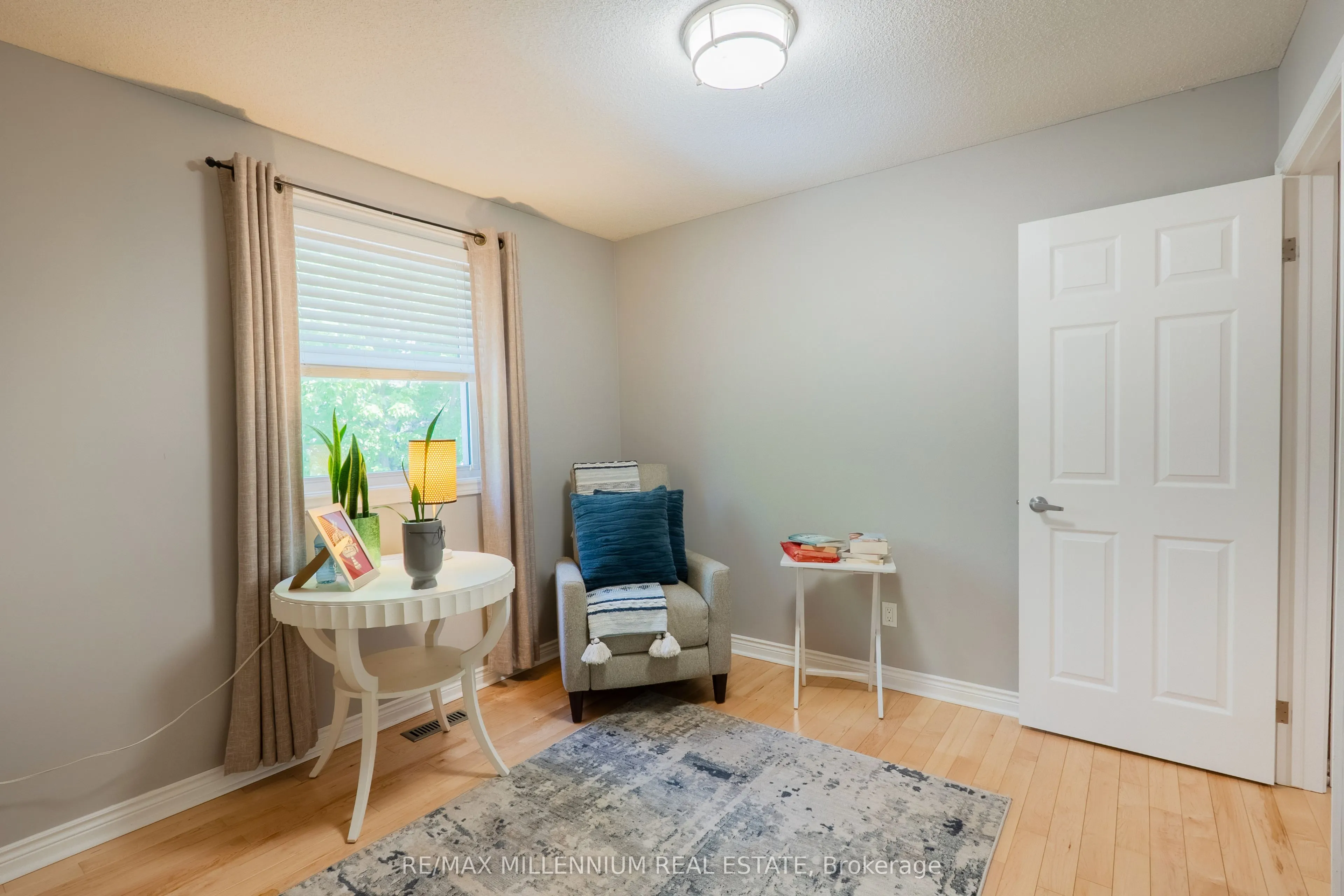 230 Meadowbrook Drive #11