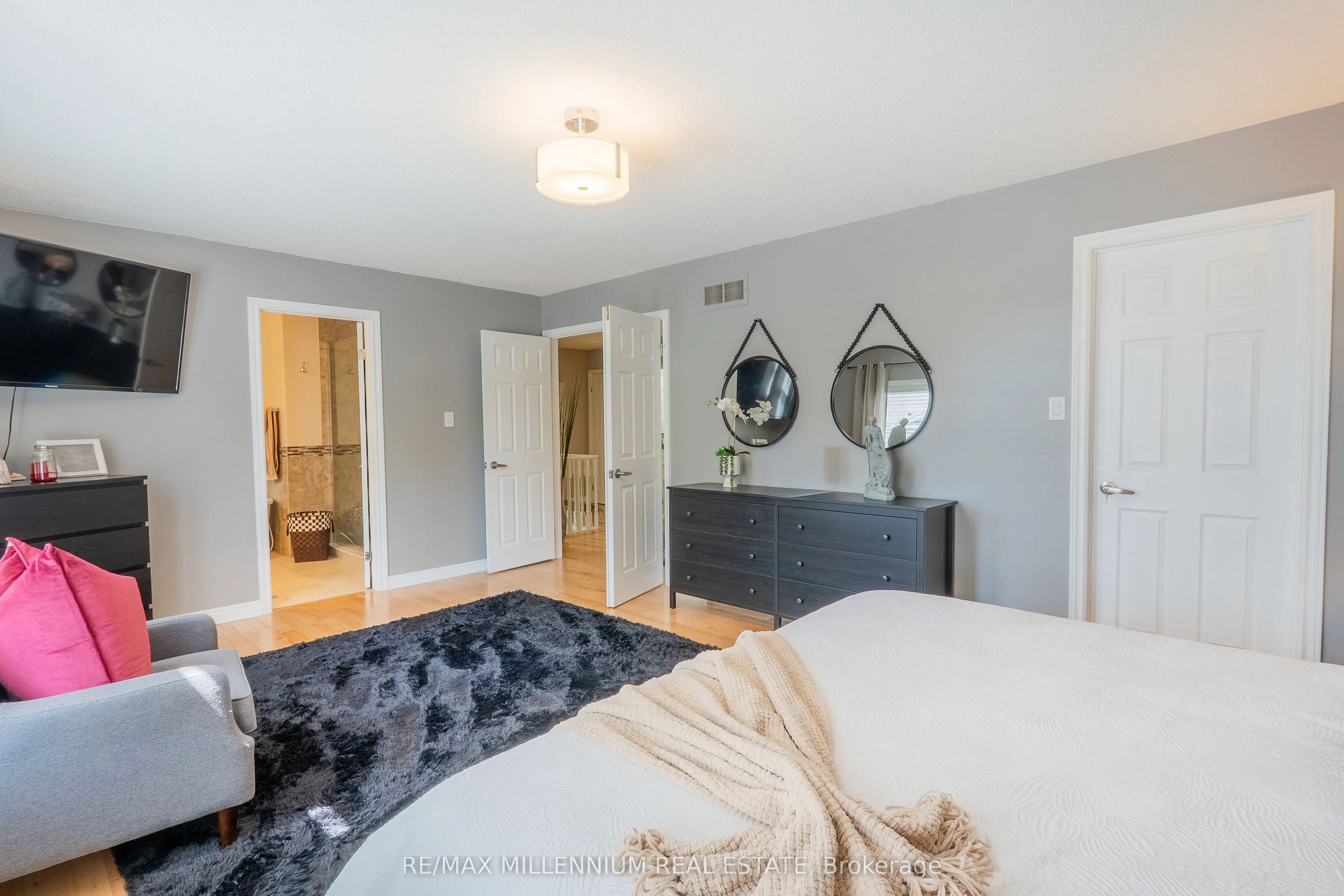 230 Meadowbrook Drive #11