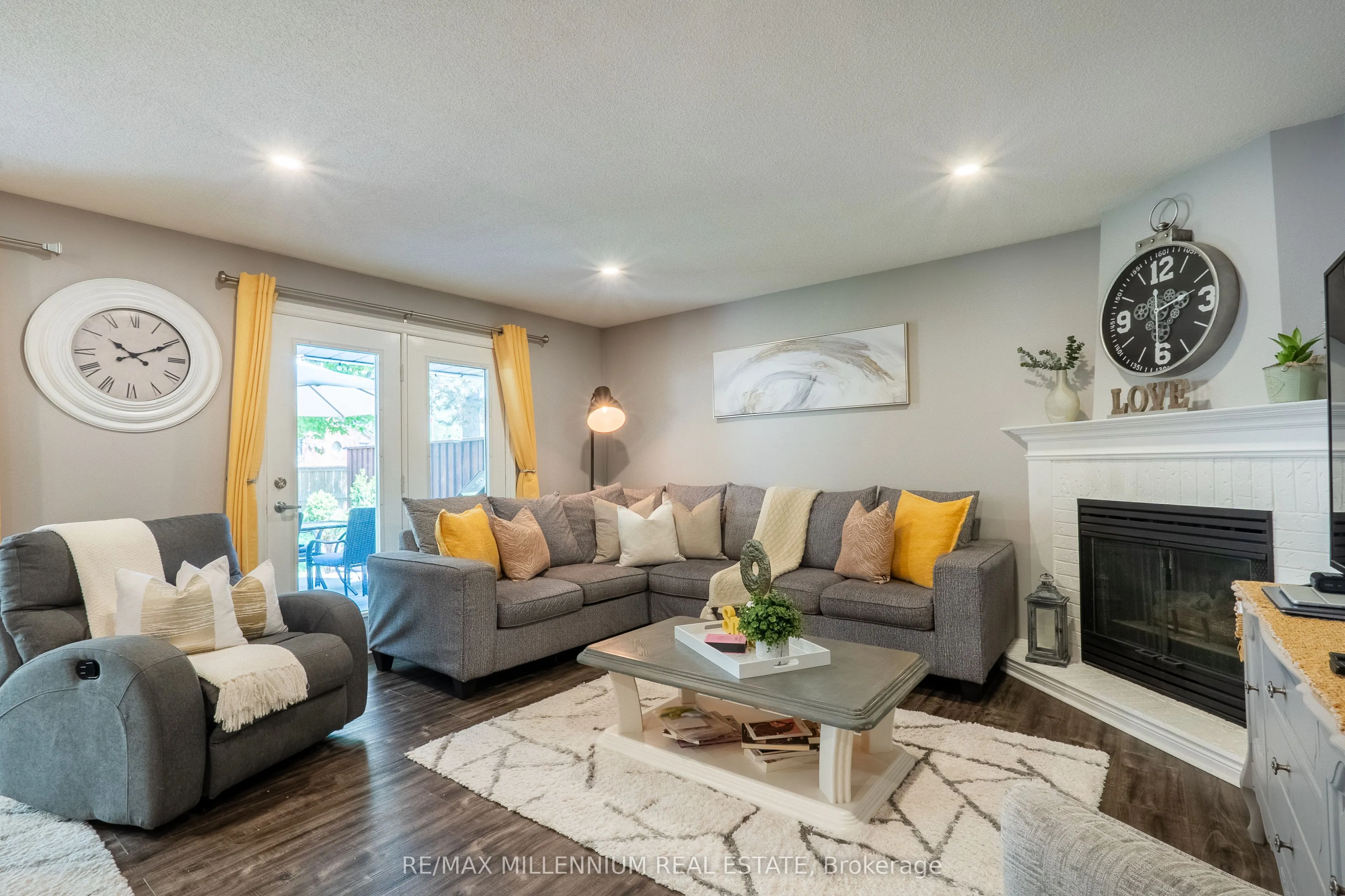 230 Meadowbrook Drive #11