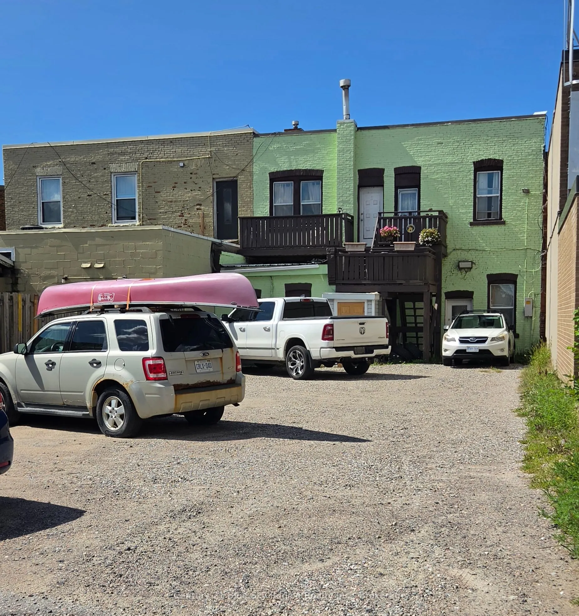 160-164 MAIN Street E