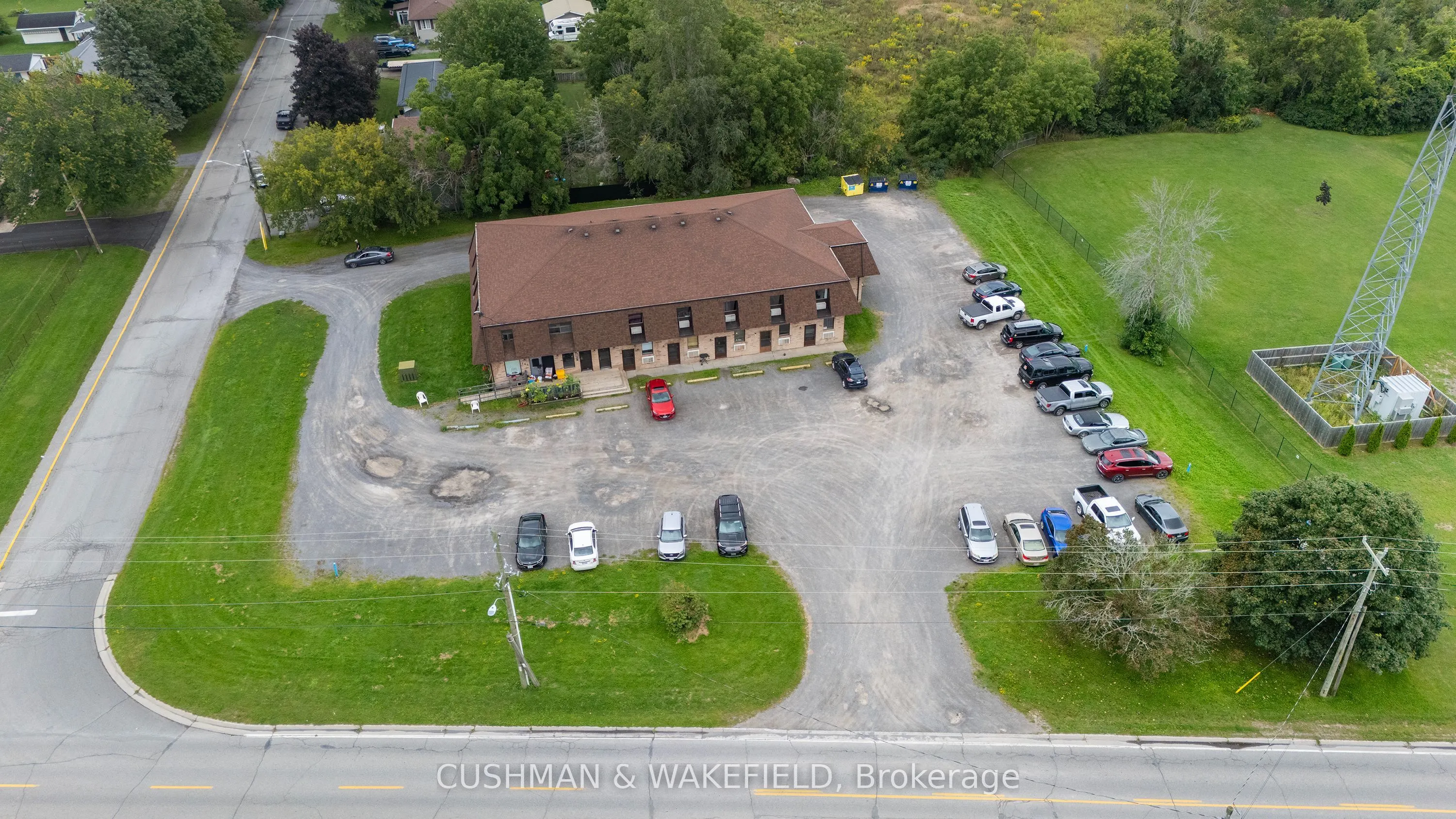 353 Dundas Street W