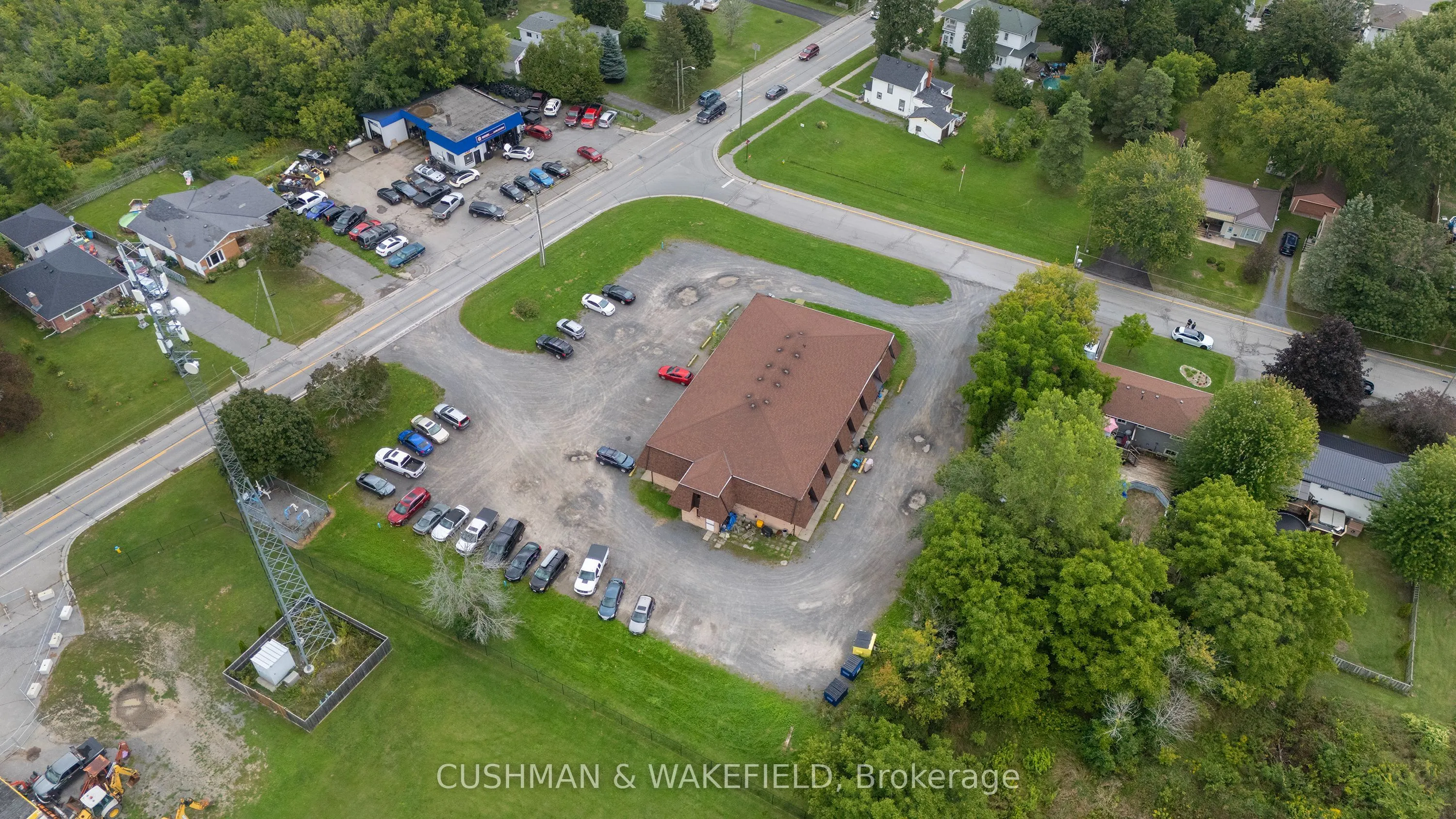 353 Dundas Street W