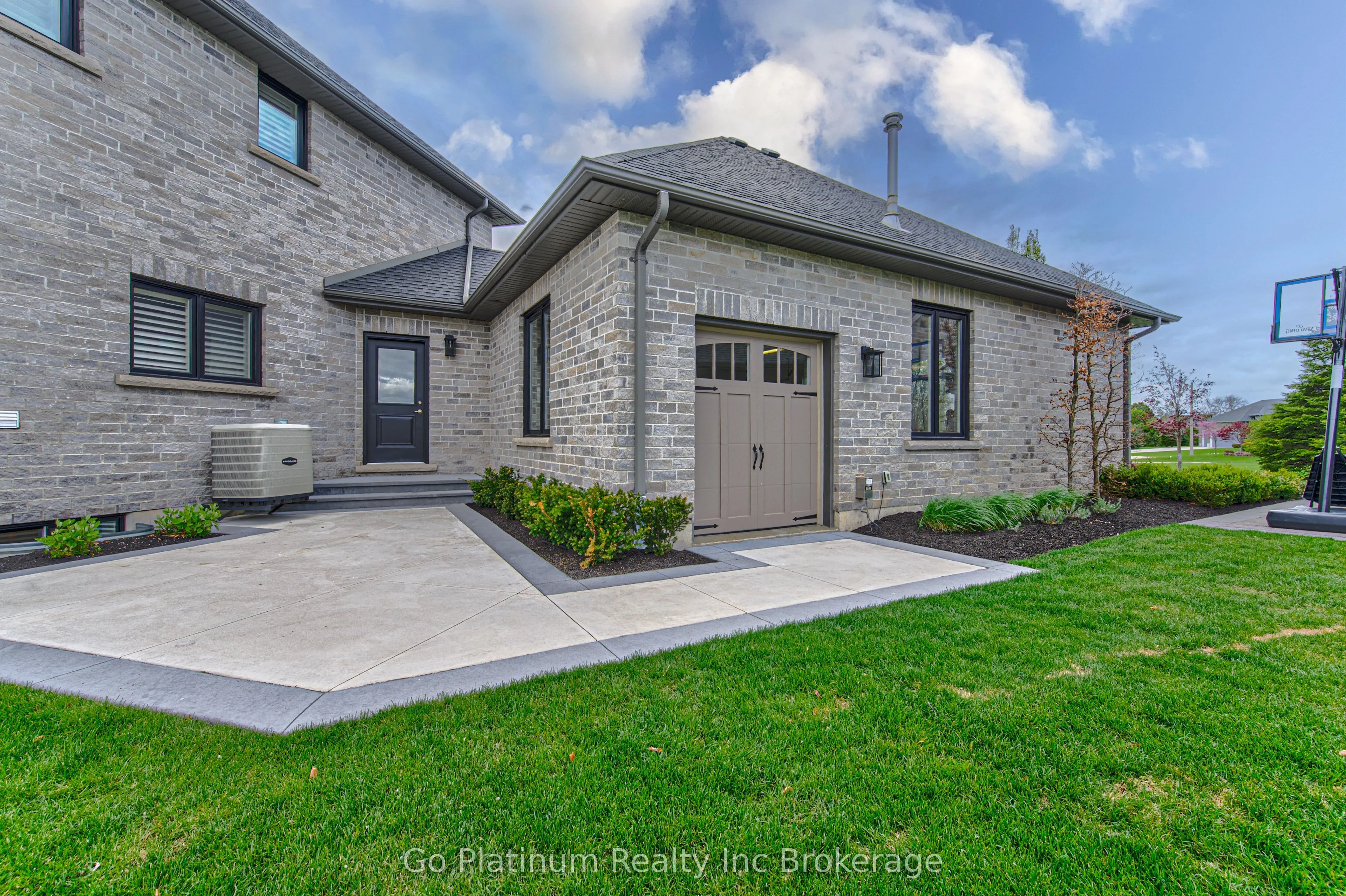 100 Deer Crescent
