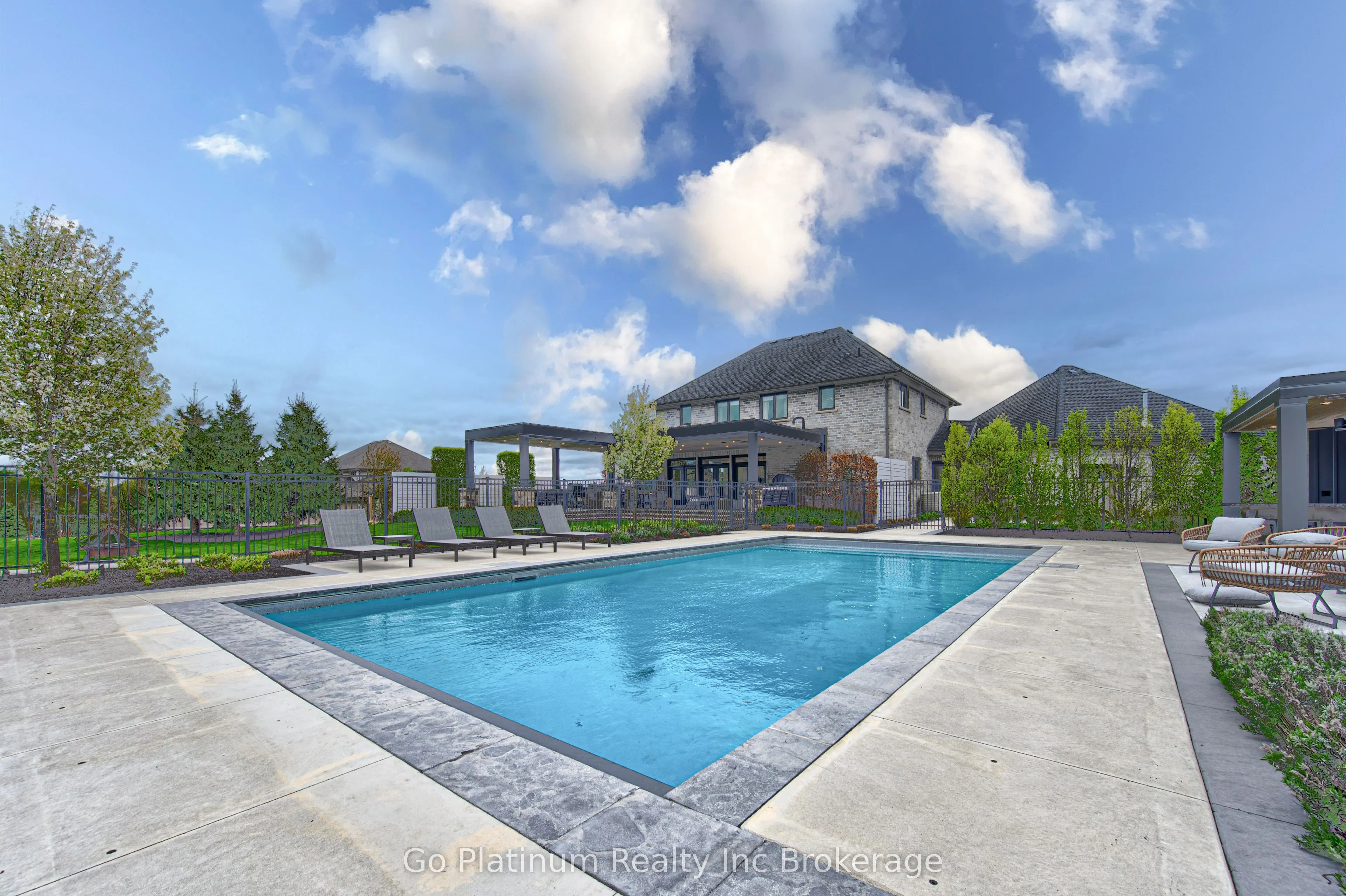 100 Deer Crescent