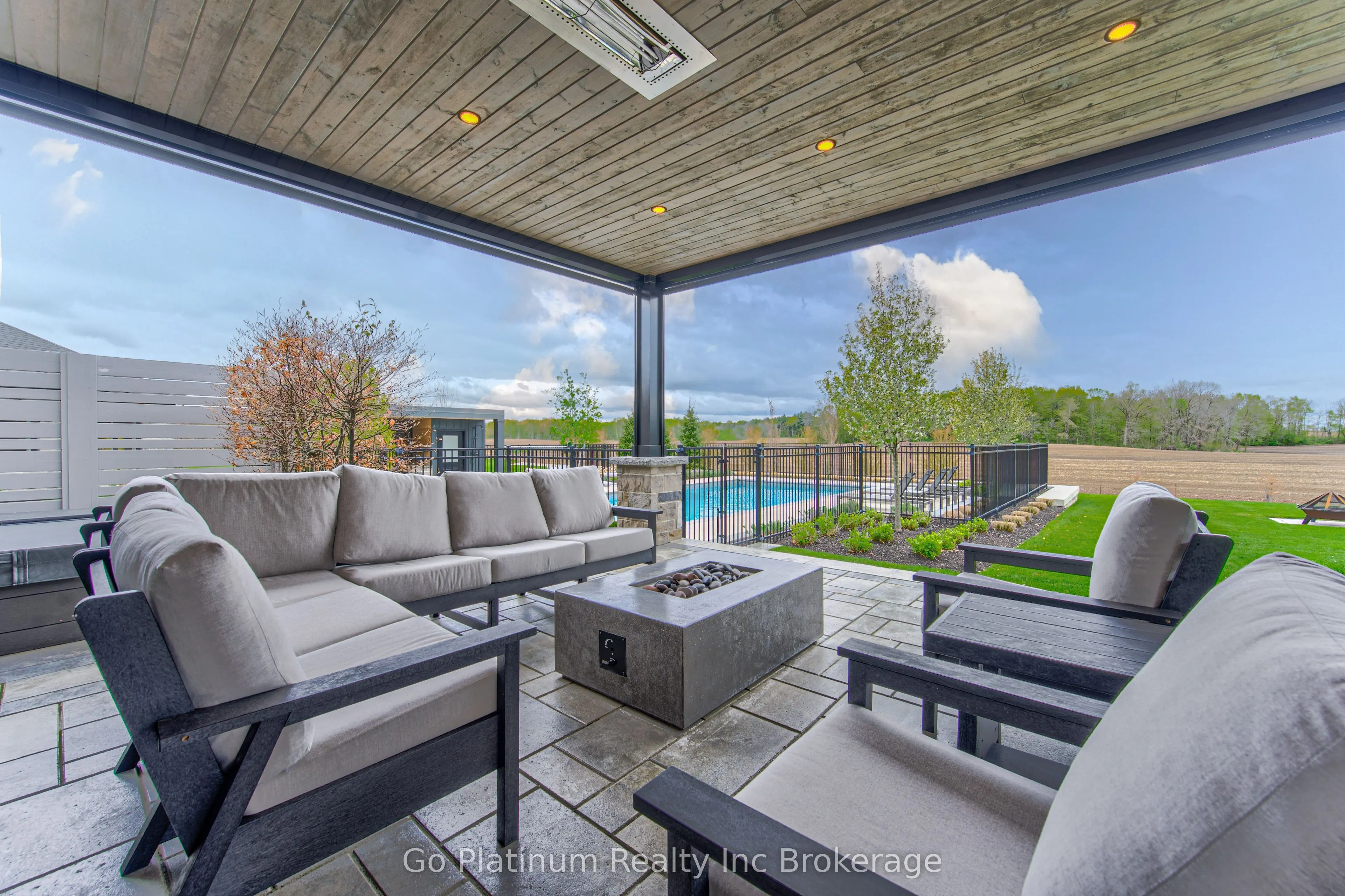 100 Deer Crescent