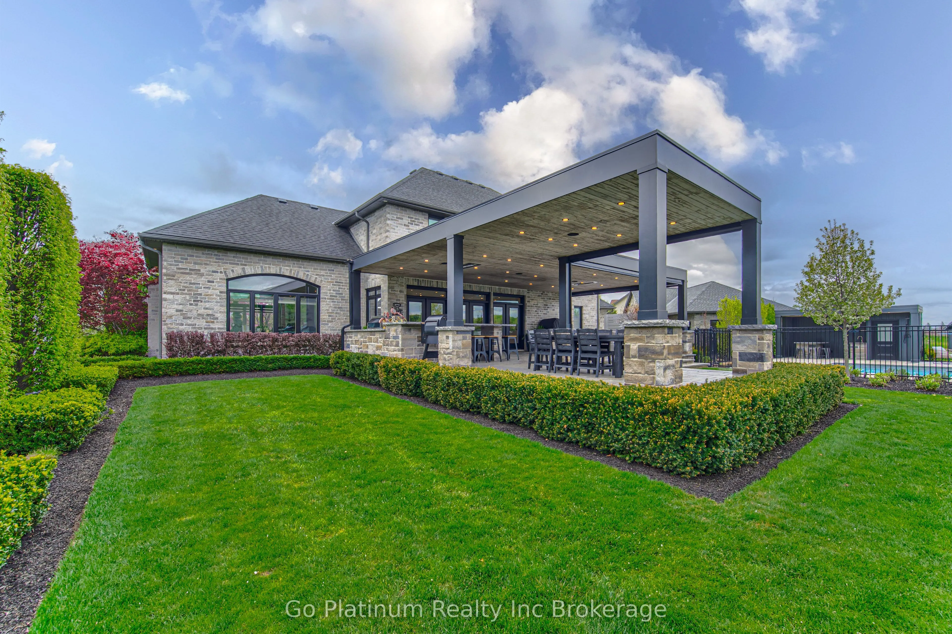 100 Deer Crescent