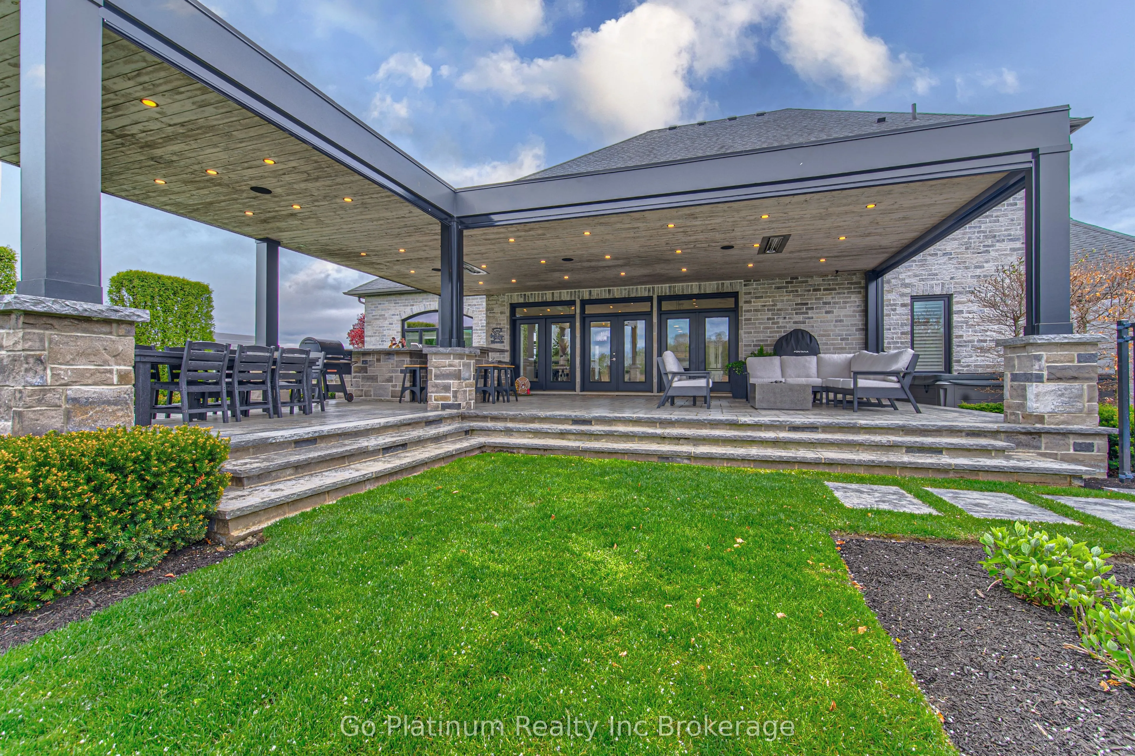 100 Deer Crescent