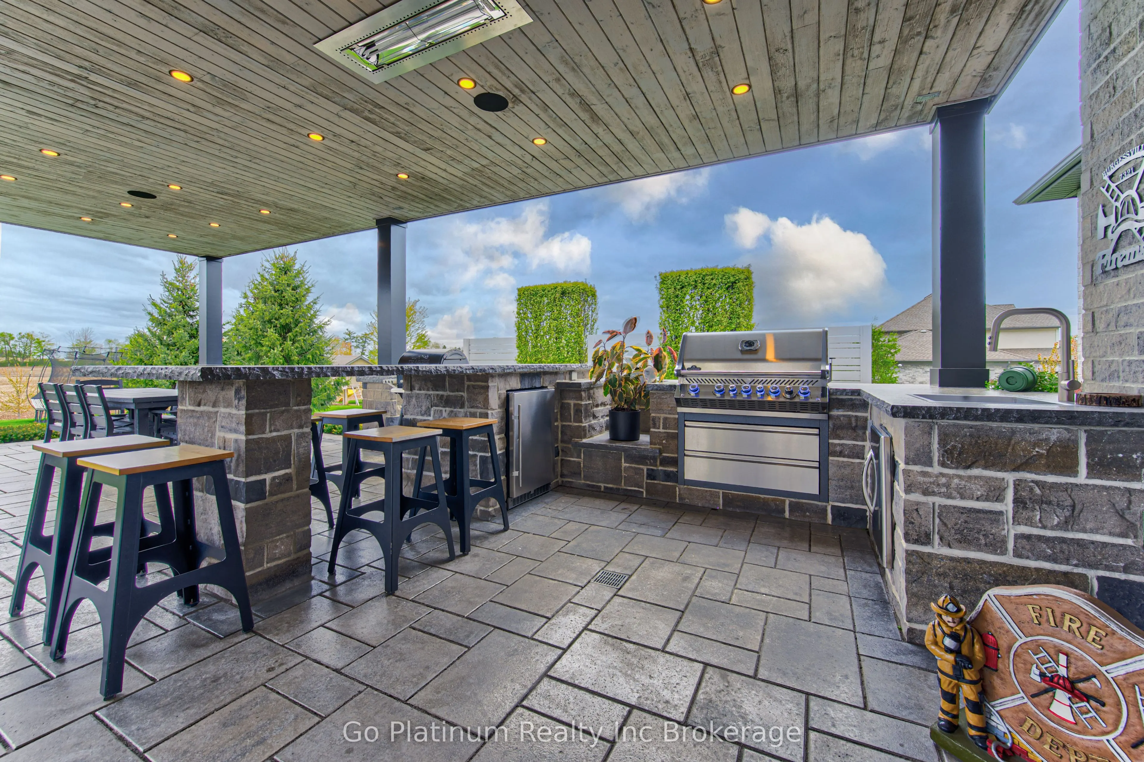 100 Deer Crescent