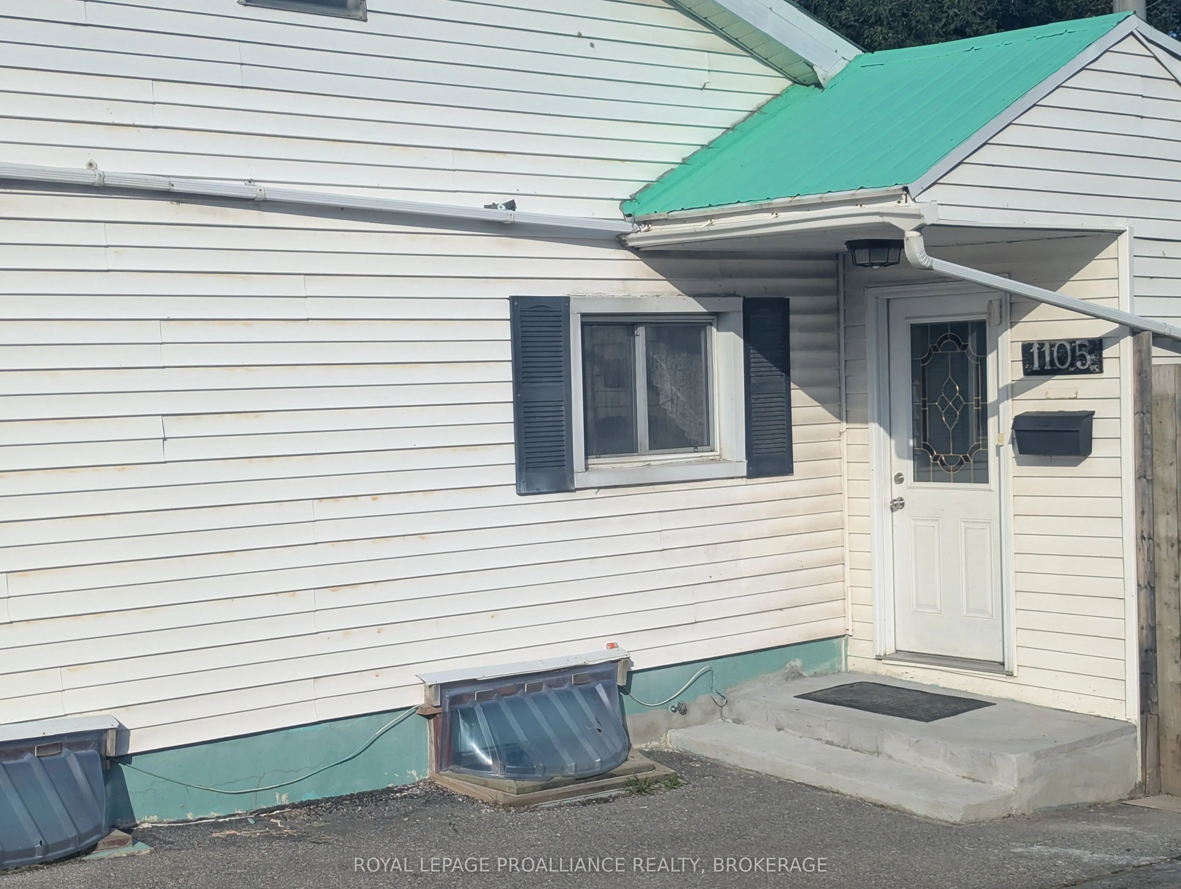 1105 Montreal Street