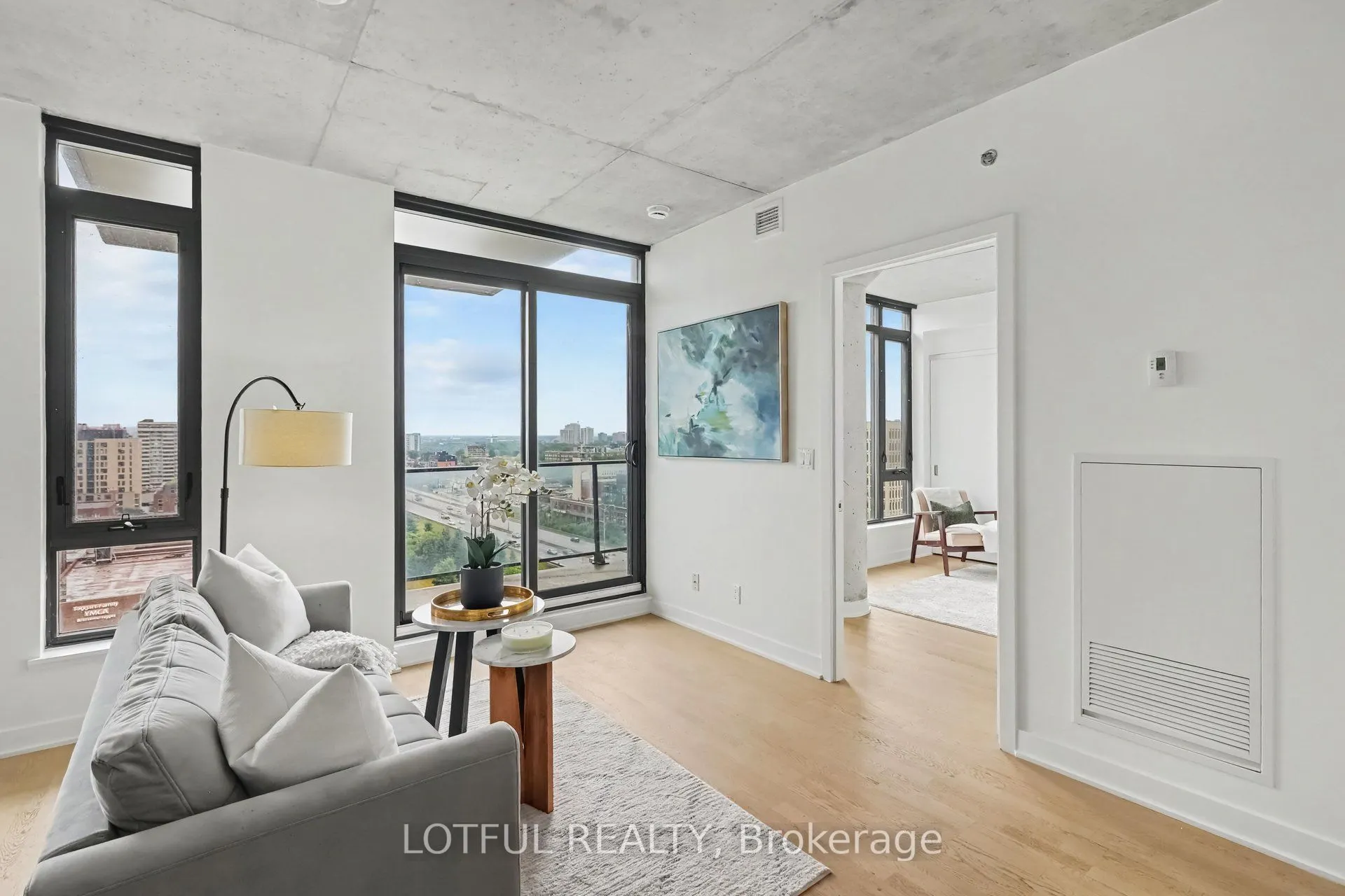 203 Catherine Street #1309