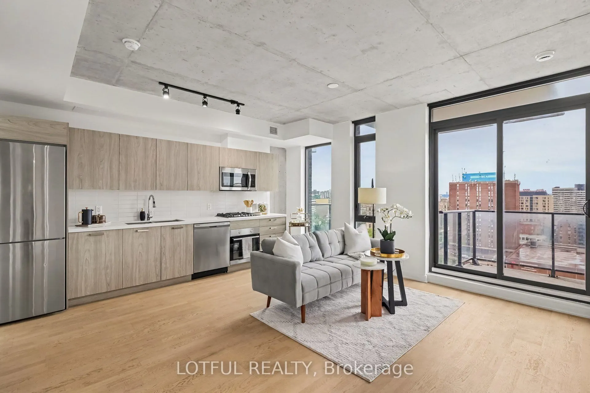 203 Catherine Street #1309