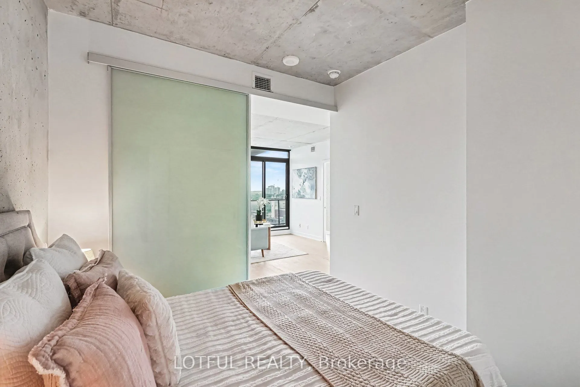 203 Catherine Street #1309