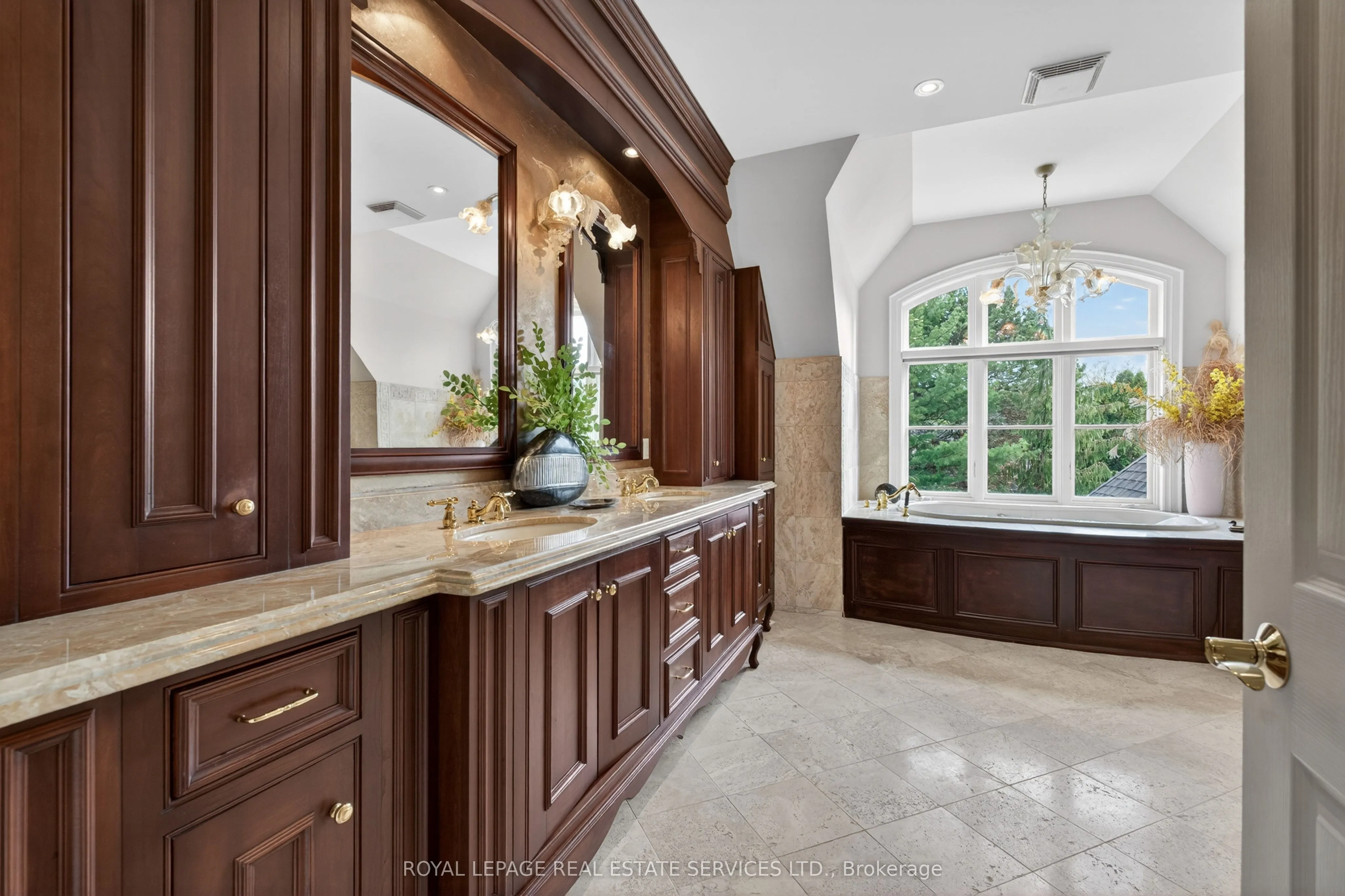 3476 Vinehaven Trail