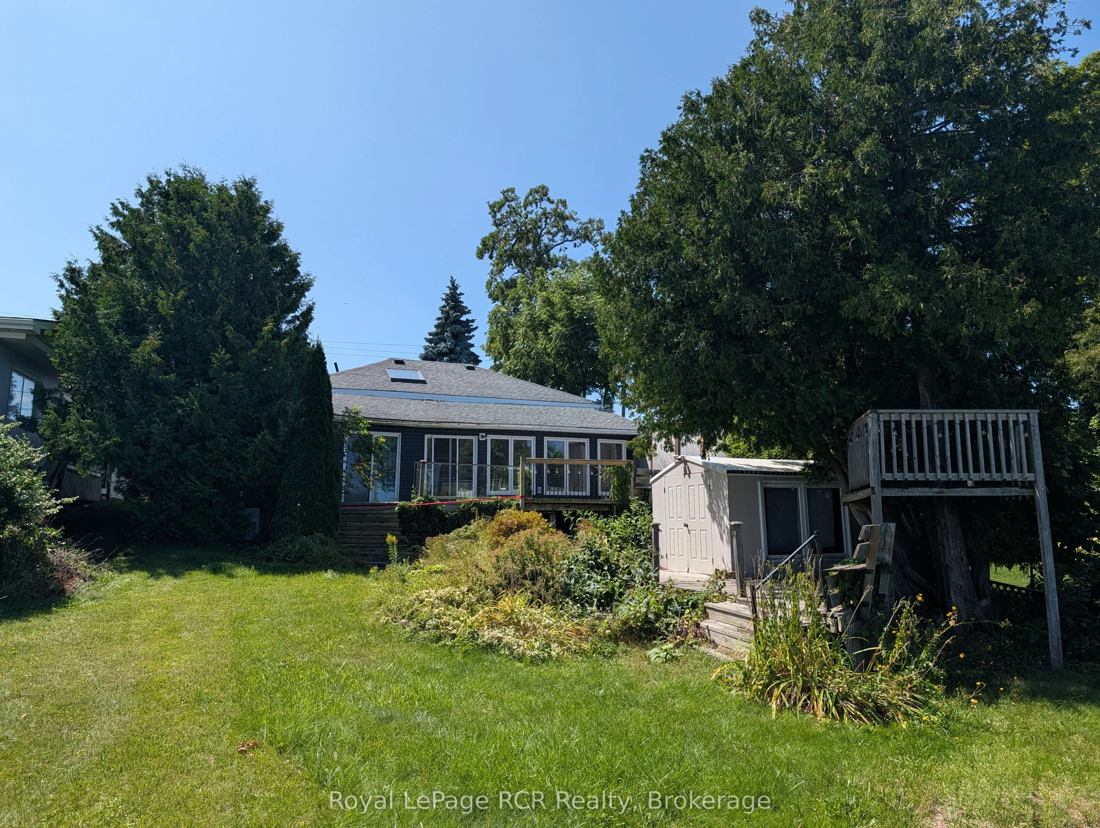 281 Sykes Street N