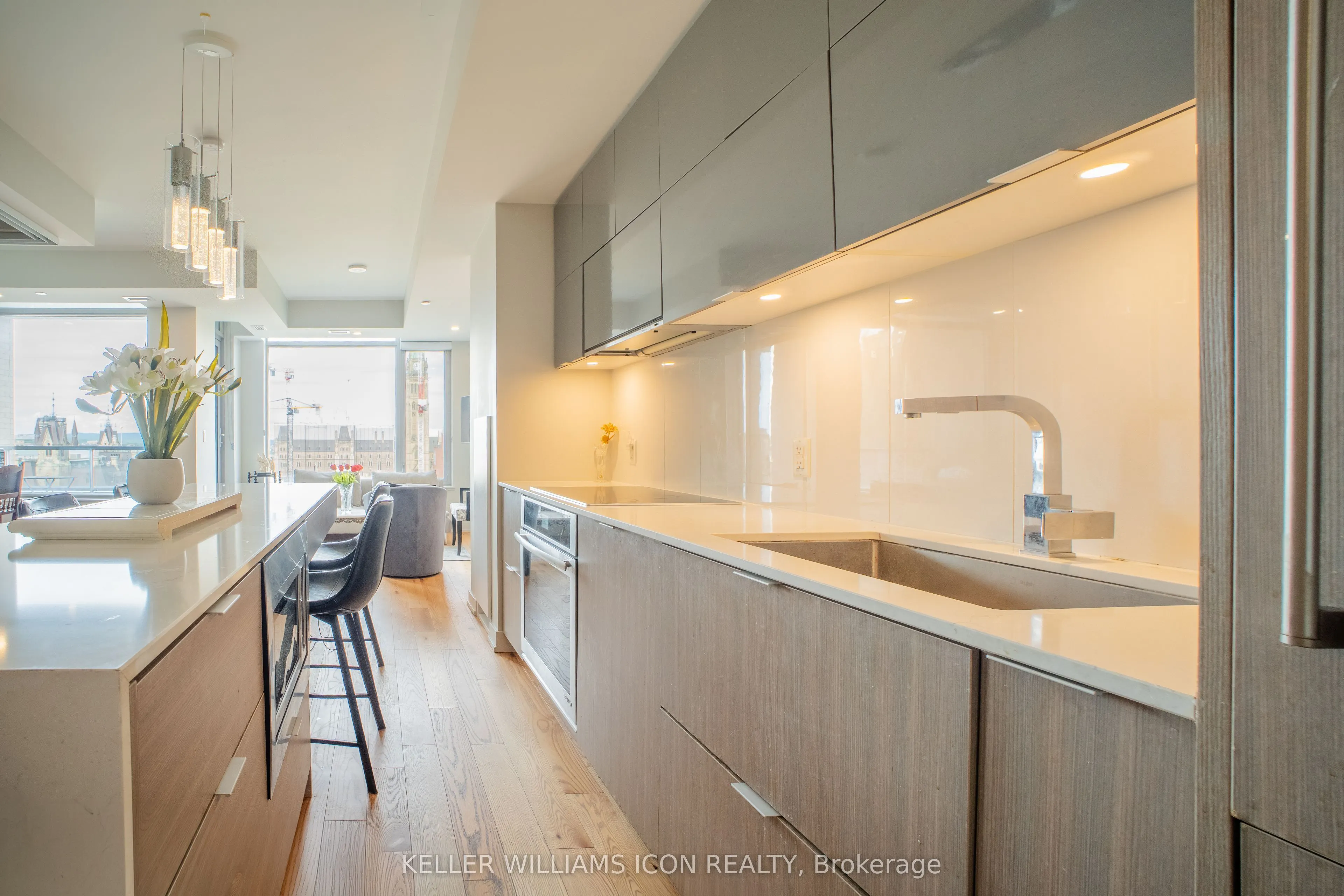 101 Queen Street #1105