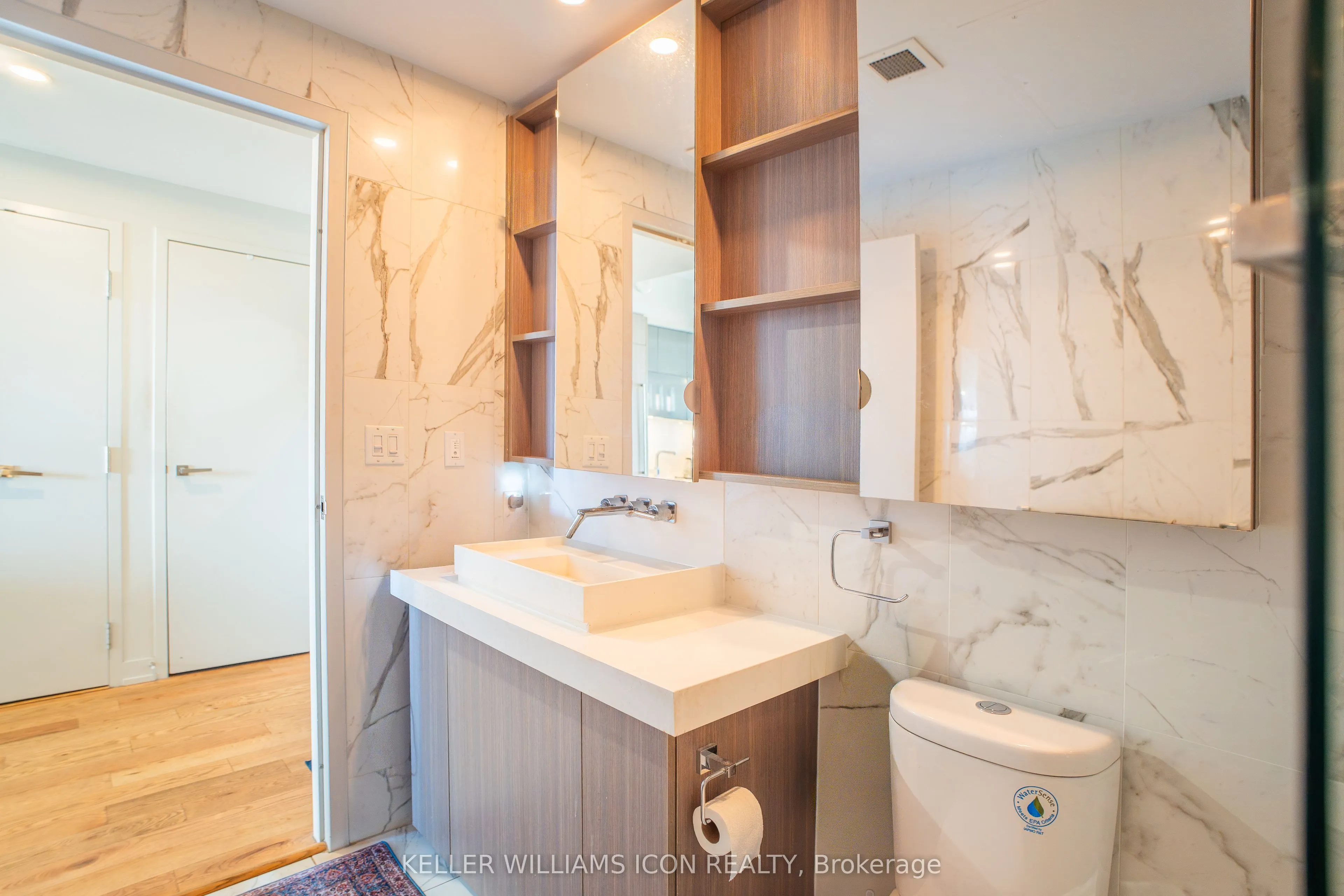 101 Queen Street #1105