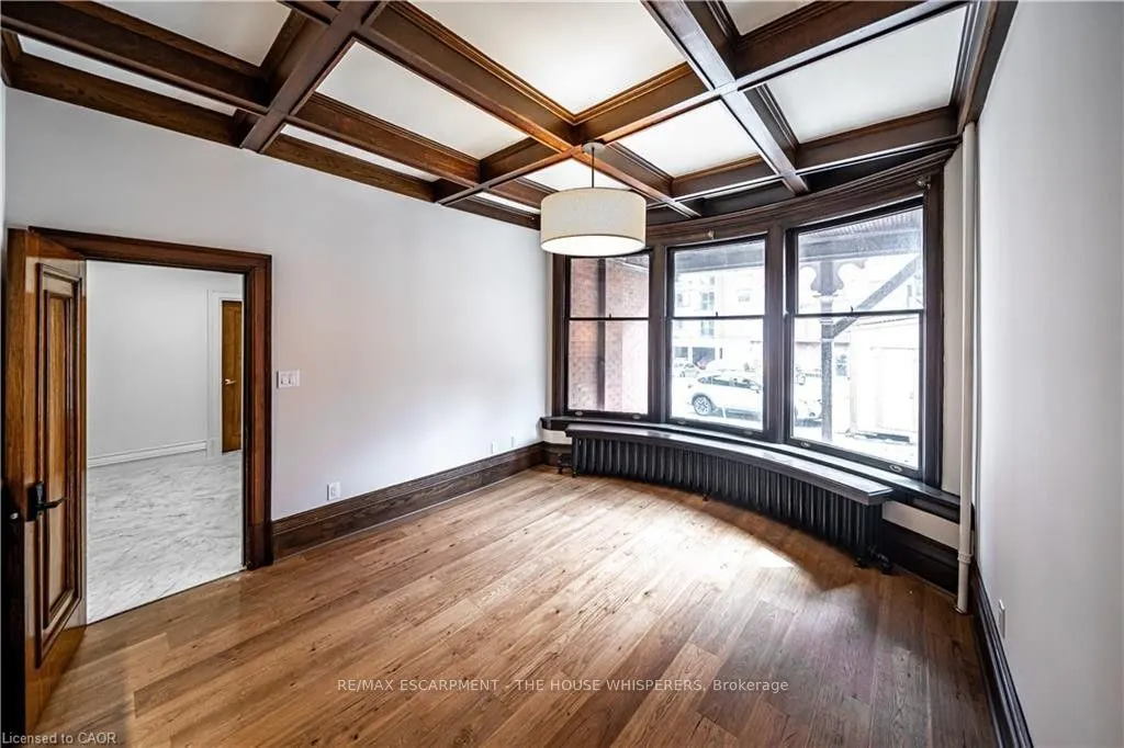195 James Street S